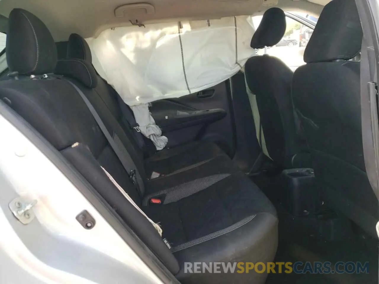 10 Photograph of a damaged car 3N1CP5BV2LL518247 NISSAN KICKS 2020