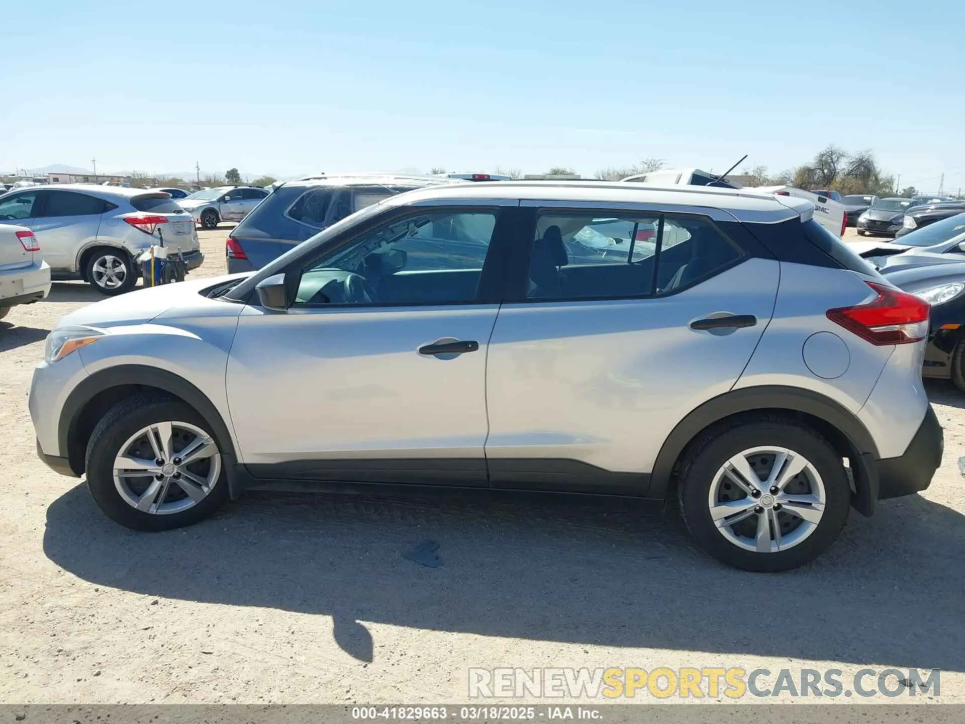 14 Photograph of a damaged car 3N1CP5BV2LL524100 NISSAN KICKS 2020