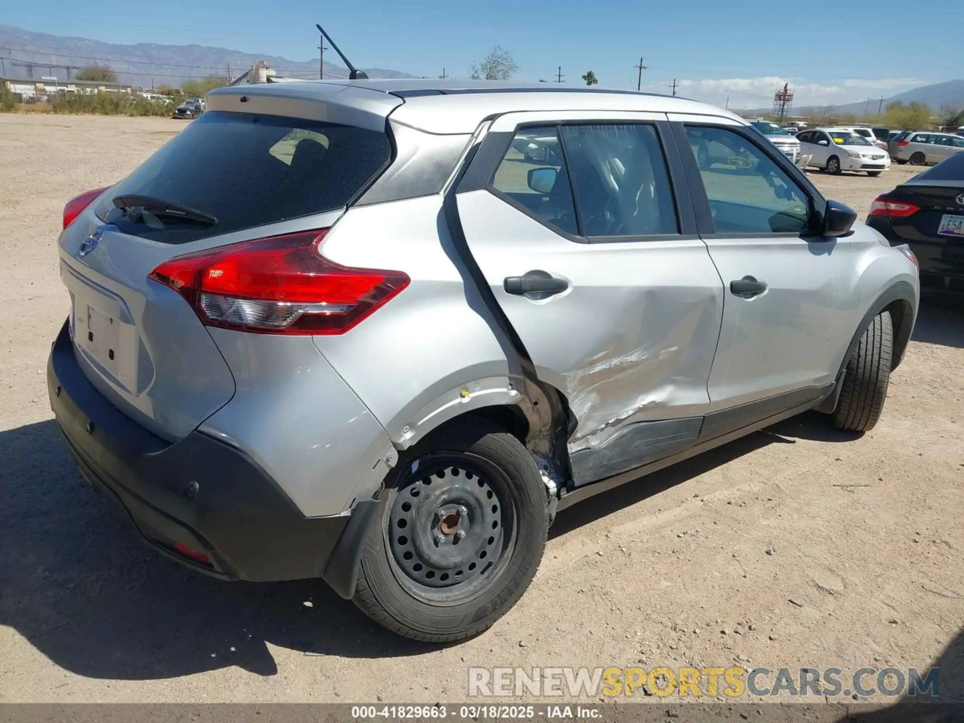 4 Photograph of a damaged car 3N1CP5BV2LL524100 NISSAN KICKS 2020