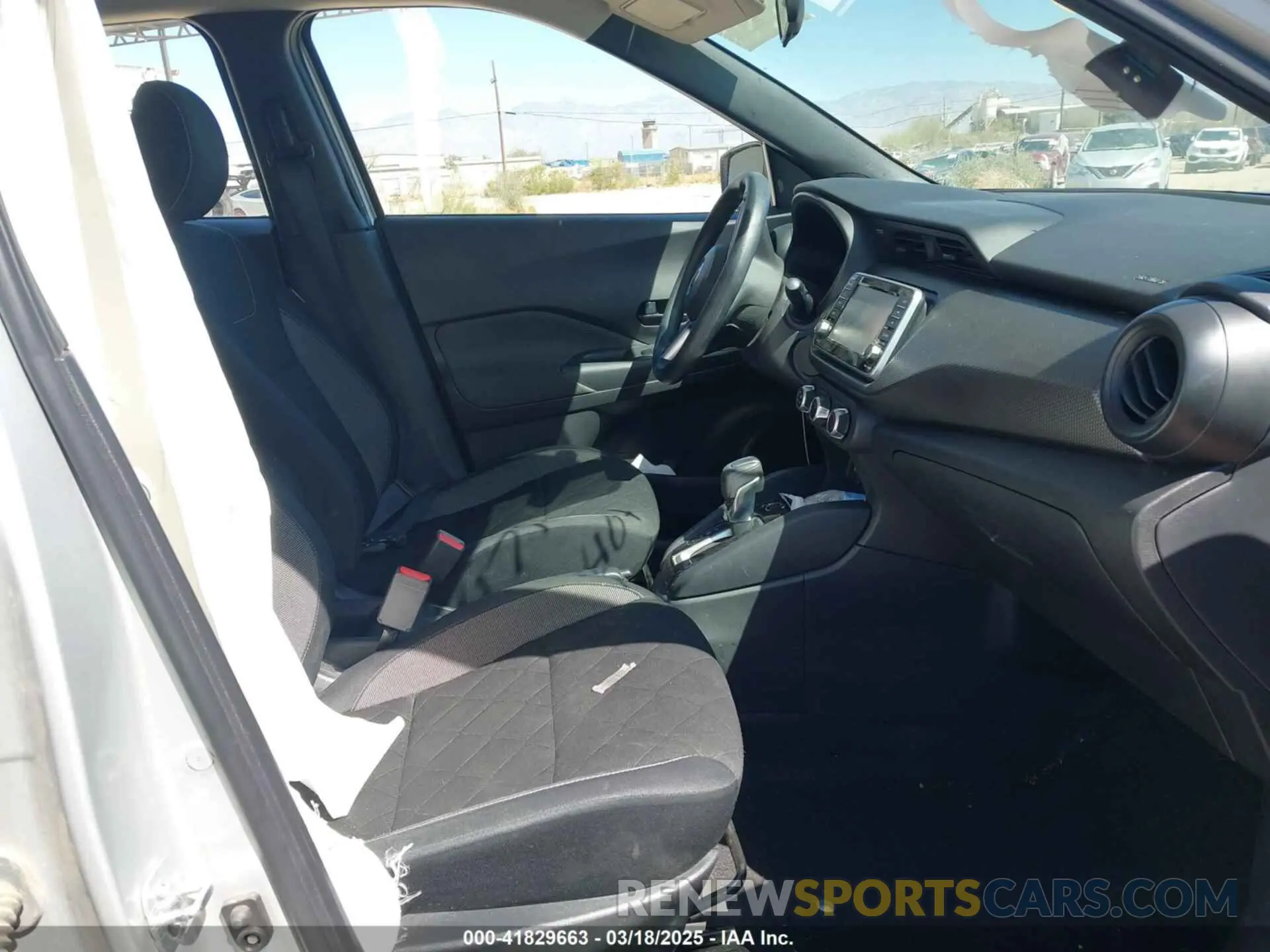5 Photograph of a damaged car 3N1CP5BV2LL524100 NISSAN KICKS 2020