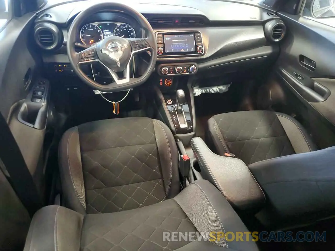 8 Photograph of a damaged car 3N1CP5BV2LL532472 NISSAN KICKS 2020