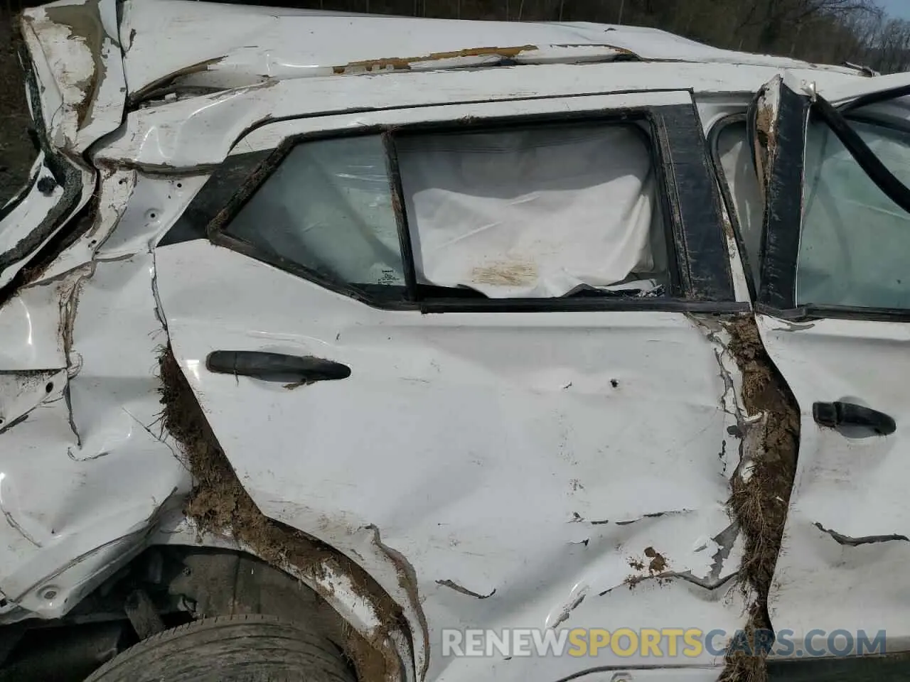 10 Photograph of a damaged car 3N1CP5BV2LL542323 NISSAN KICKS 2020