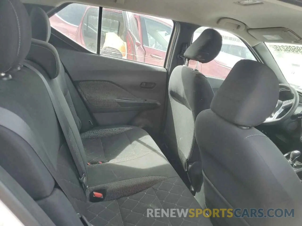 11 Photograph of a damaged car 3N1CP5BV2LL552611 NISSAN KICKS 2020