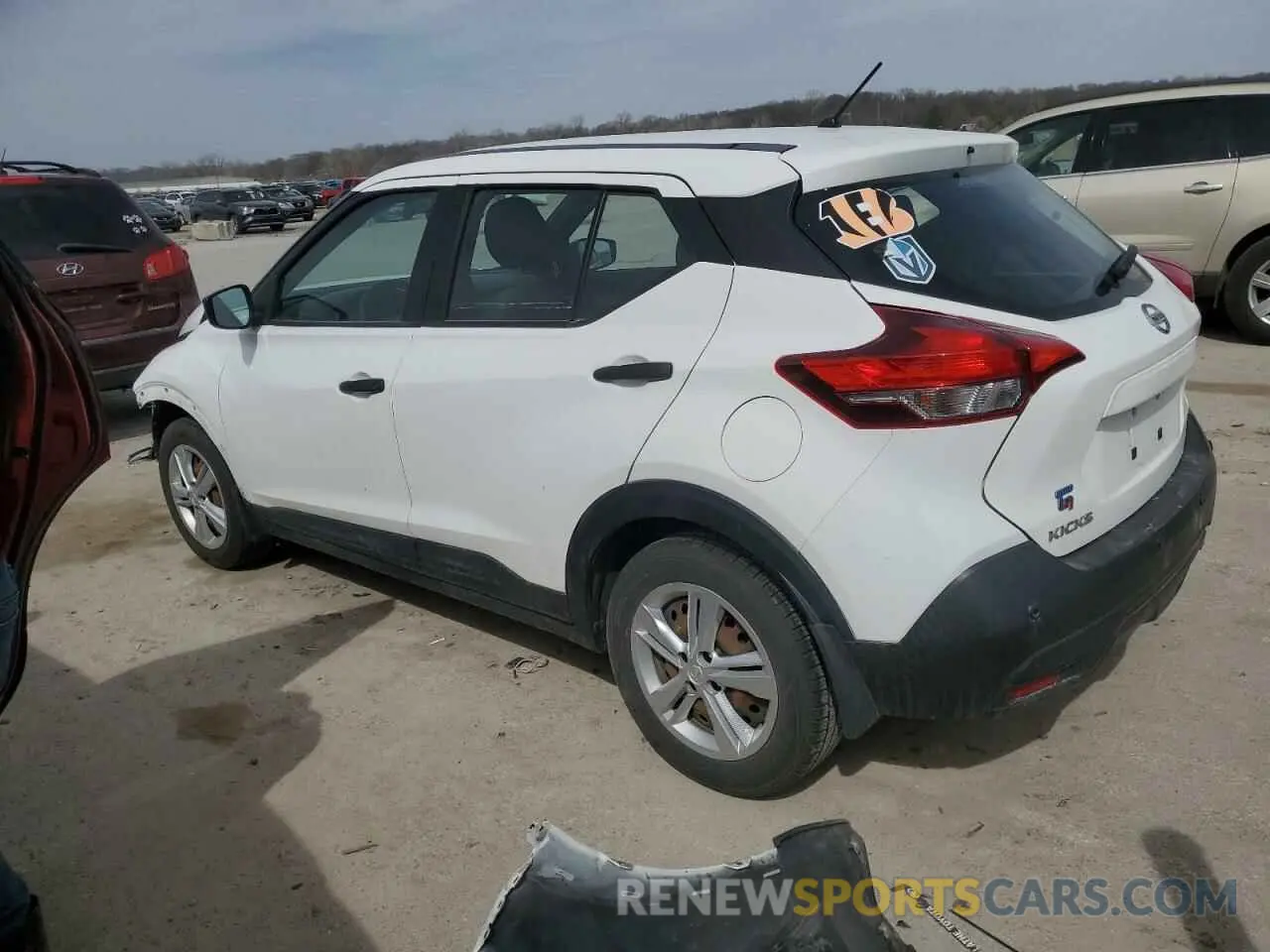 2 Photograph of a damaged car 3N1CP5BV2LL552611 NISSAN KICKS 2020