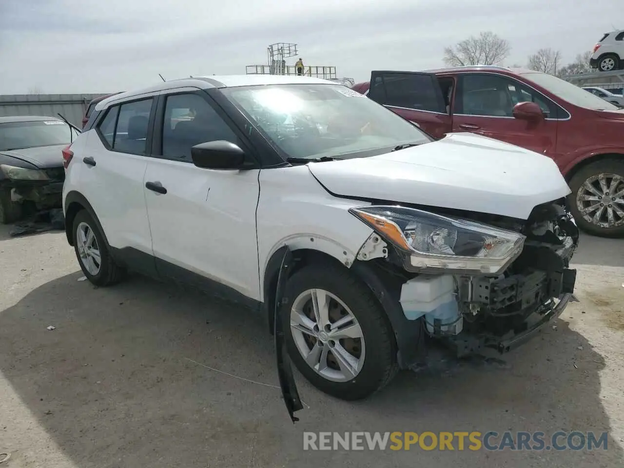 4 Photograph of a damaged car 3N1CP5BV2LL552611 NISSAN KICKS 2020