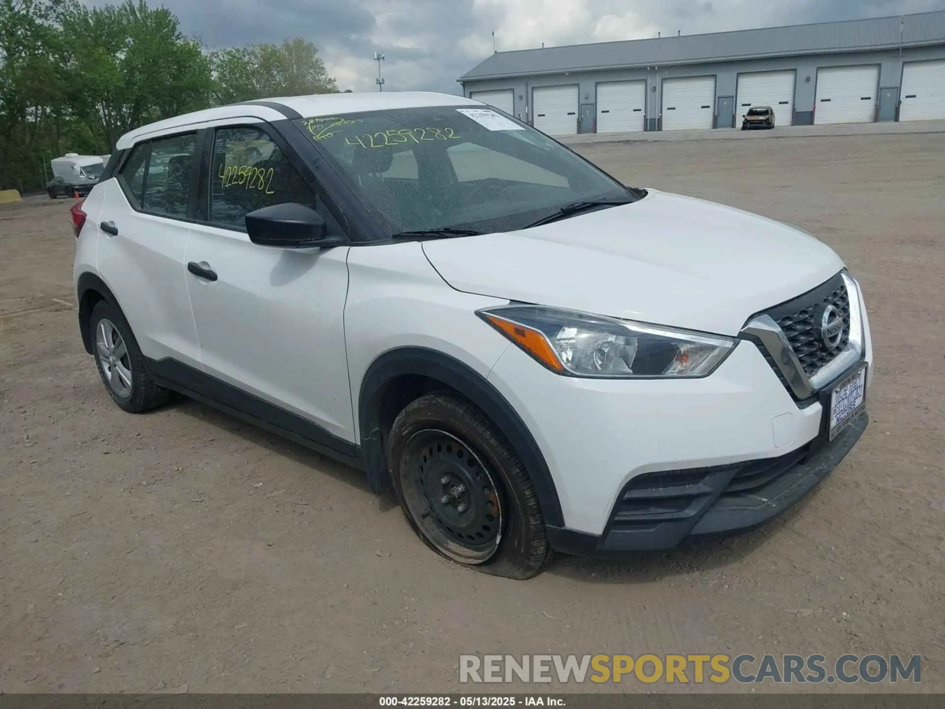 1 Photograph of a damaged car 3N1CP5BV2LL556609 NISSAN KICKS 2020