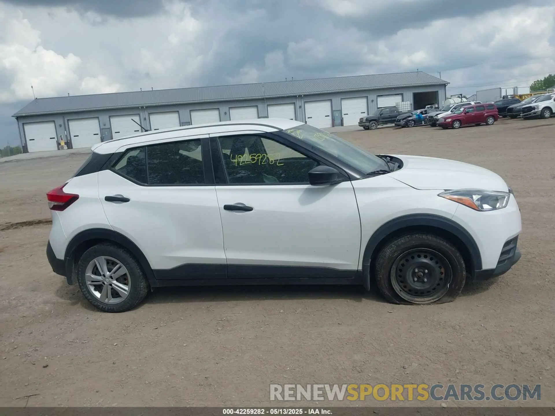 13 Photograph of a damaged car 3N1CP5BV2LL556609 NISSAN KICKS 2020