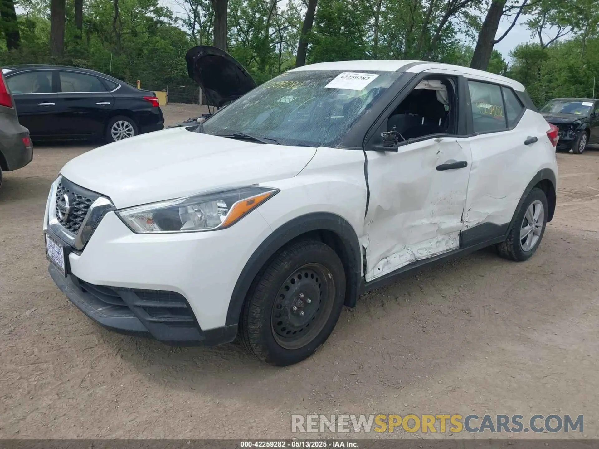 2 Photograph of a damaged car 3N1CP5BV2LL556609 NISSAN KICKS 2020