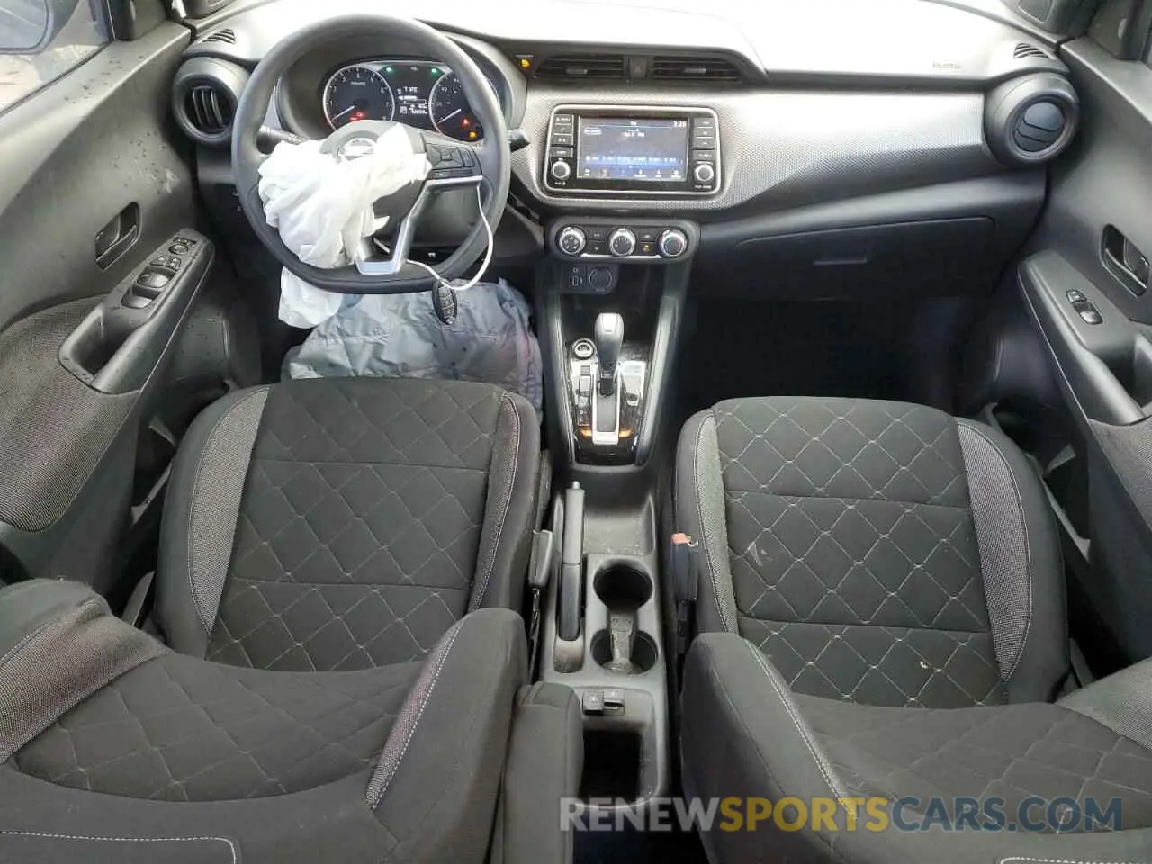 8 Photograph of a damaged car 3N1CP5BV2LL575371 NISSAN KICKS 2020
