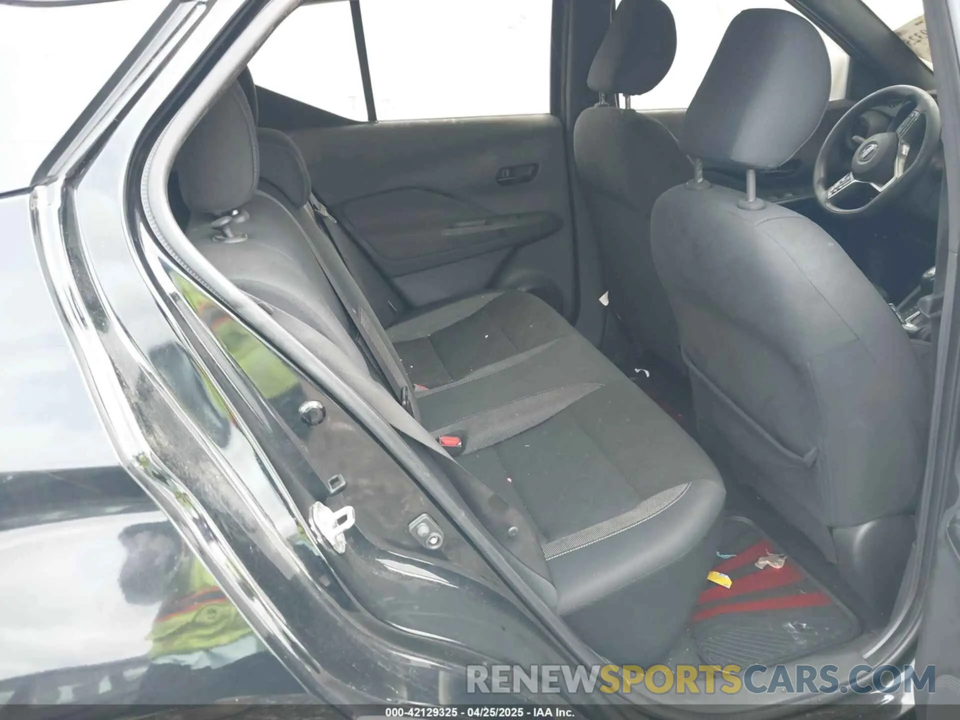 8 Photograph of a damaged car 3N1CP5BV3LL490569 NISSAN KICKS 2020
