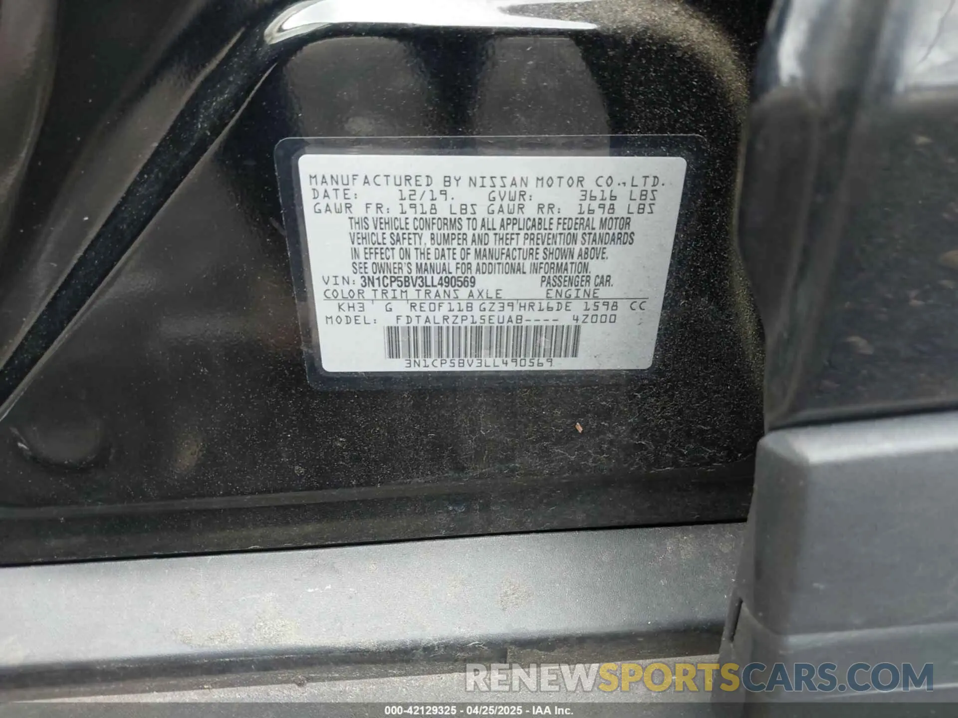 9 Photograph of a damaged car 3N1CP5BV3LL490569 NISSAN KICKS 2020