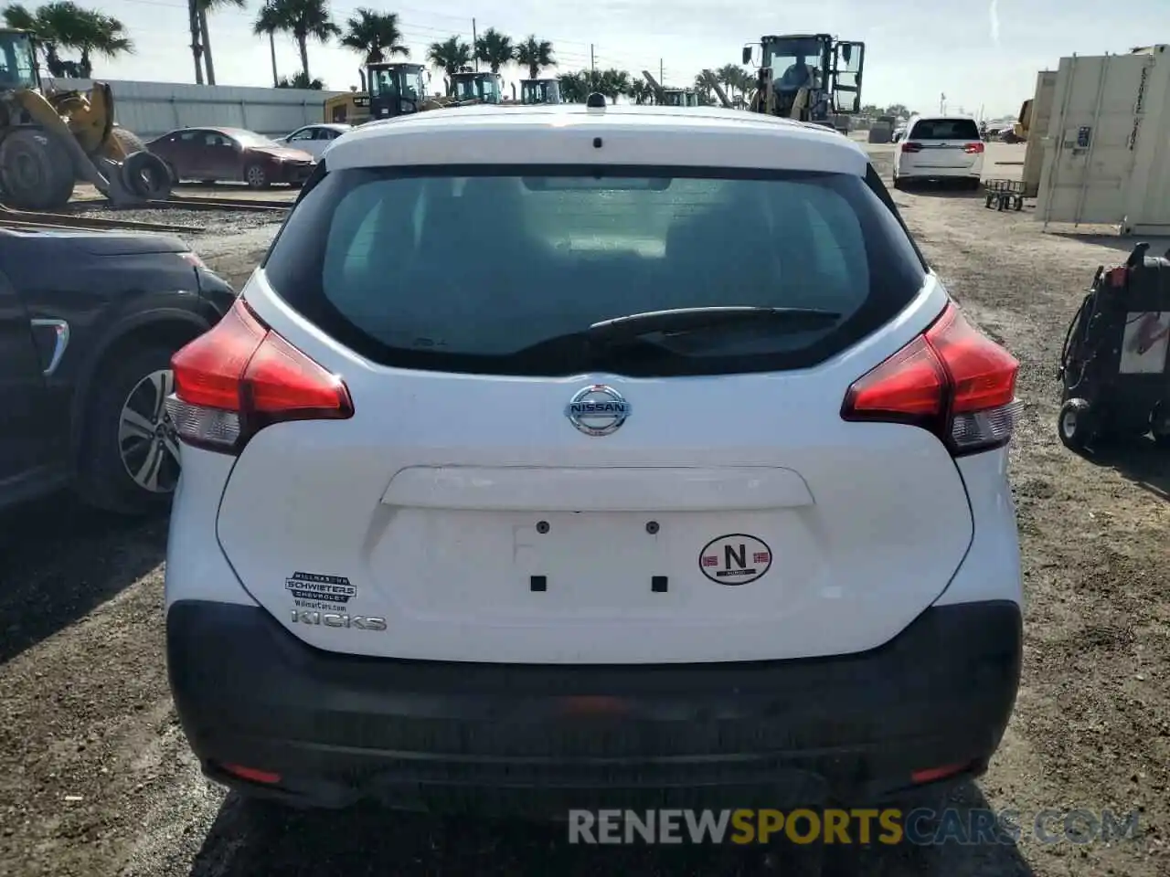 6 Photograph of a damaged car 3N1CP5BV3LL496937 NISSAN KICKS 2020