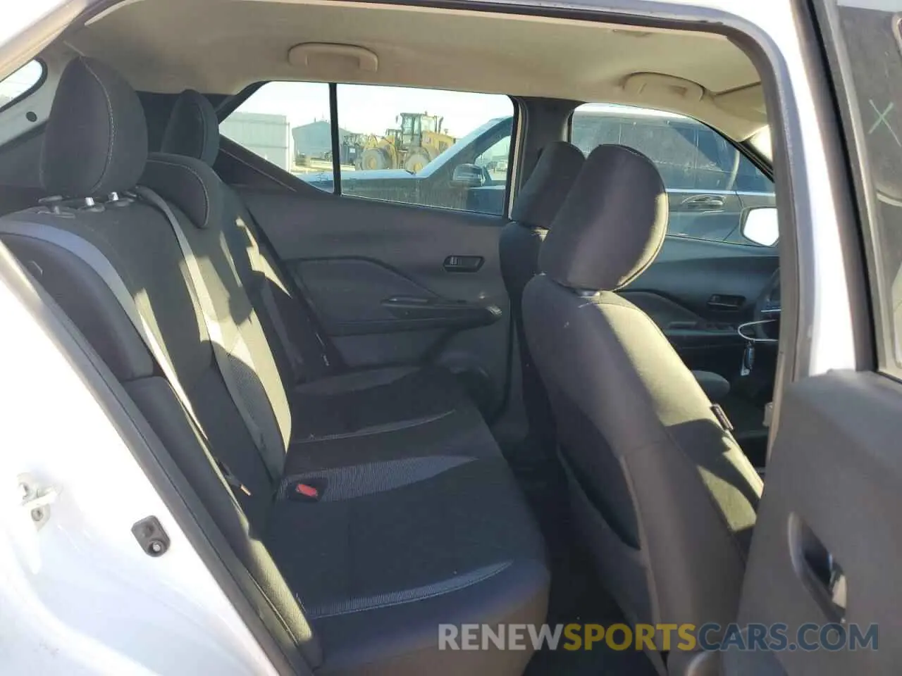 11 Photograph of a damaged car 3N1CP5BV3LL504308 NISSAN KICKS 2020