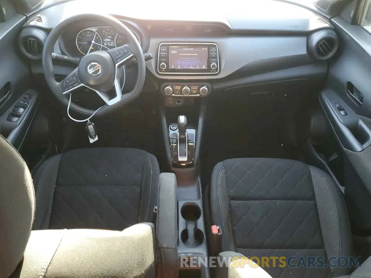 8 Photograph of a damaged car 3N1CP5BV3LL504308 NISSAN KICKS 2020