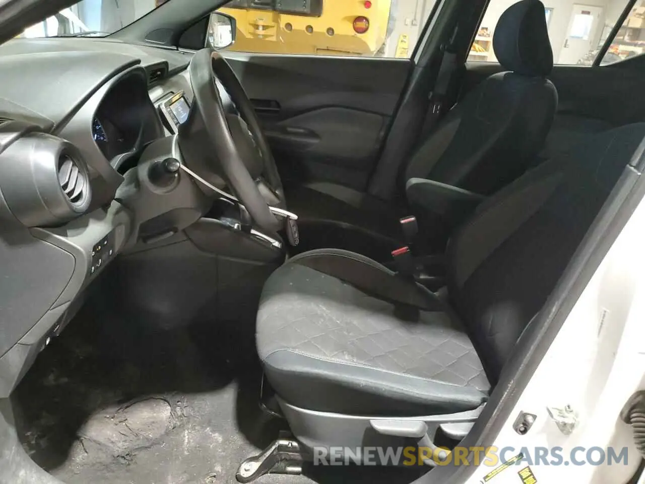 7 Photograph of a damaged car 3N1CP5BV3LL516135 NISSAN KICKS 2020