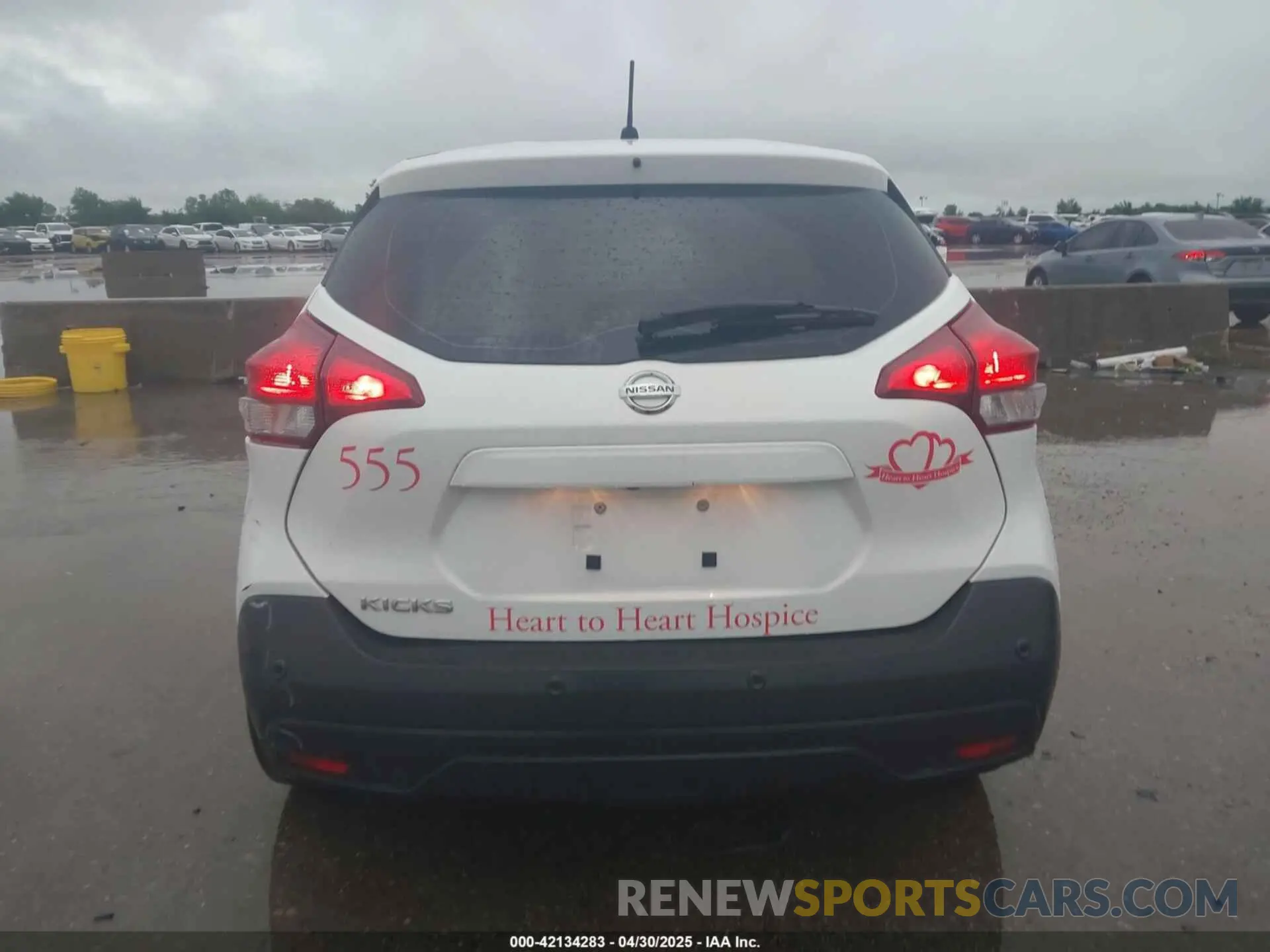 16 Photograph of a damaged car 3N1CP5BV3LL528429 NISSAN KICKS 2020