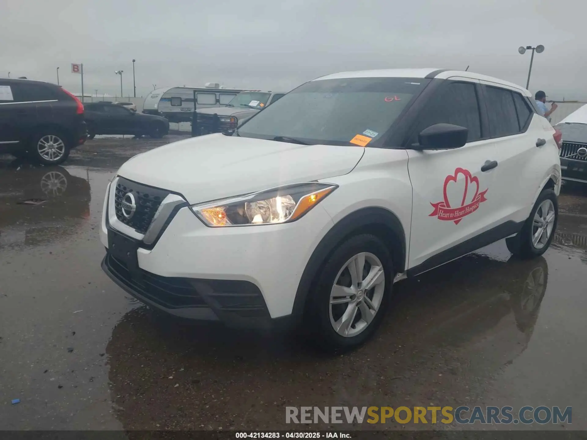 2 Photograph of a damaged car 3N1CP5BV3LL528429 NISSAN KICKS 2020