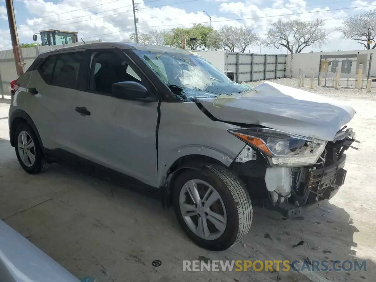 4 Photograph of a damaged car 3N1CP5BV3LL546154 NISSAN KICKS 2020