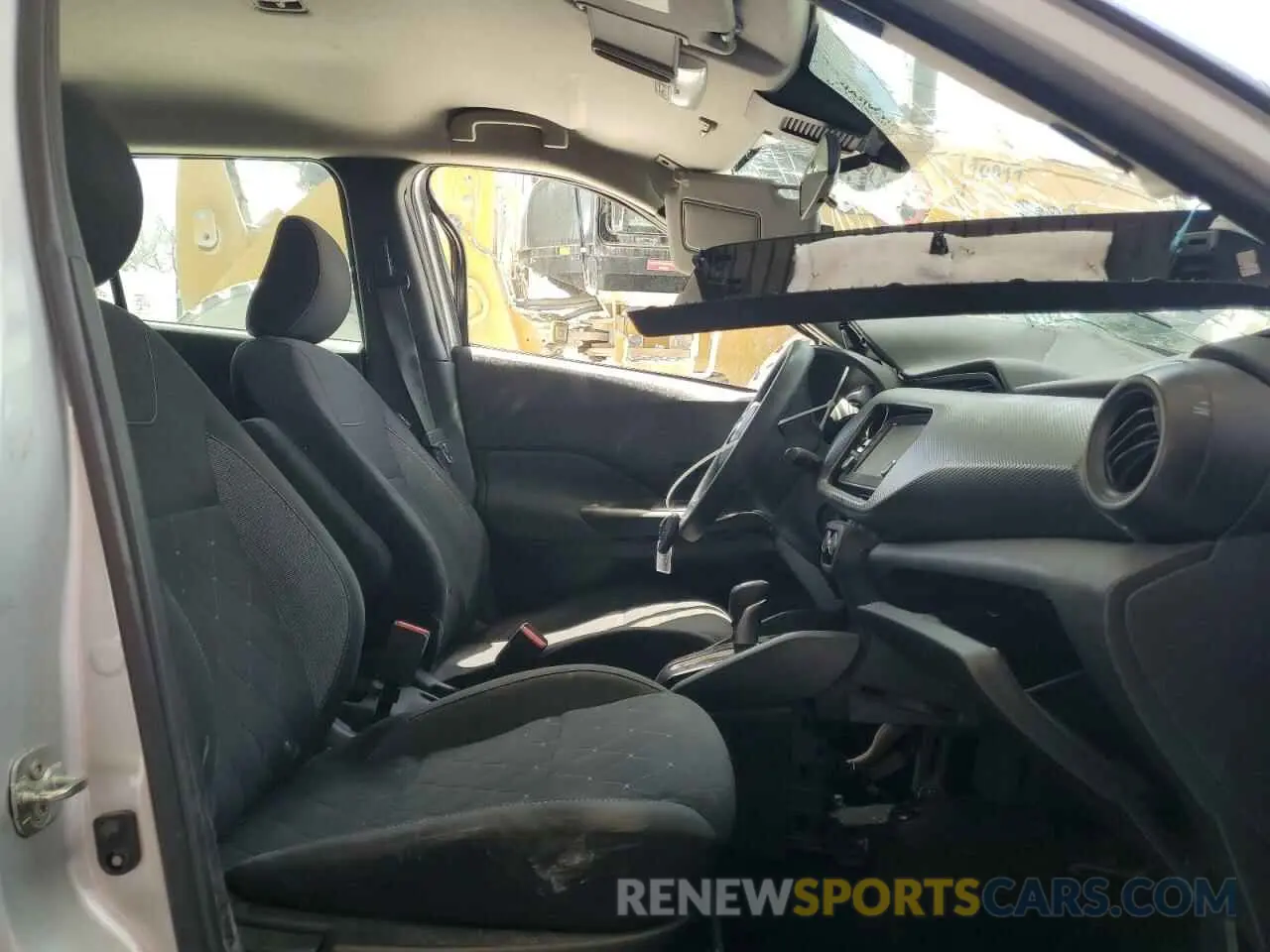 7 Photograph of a damaged car 3N1CP5BV3LL546154 NISSAN KICKS 2020