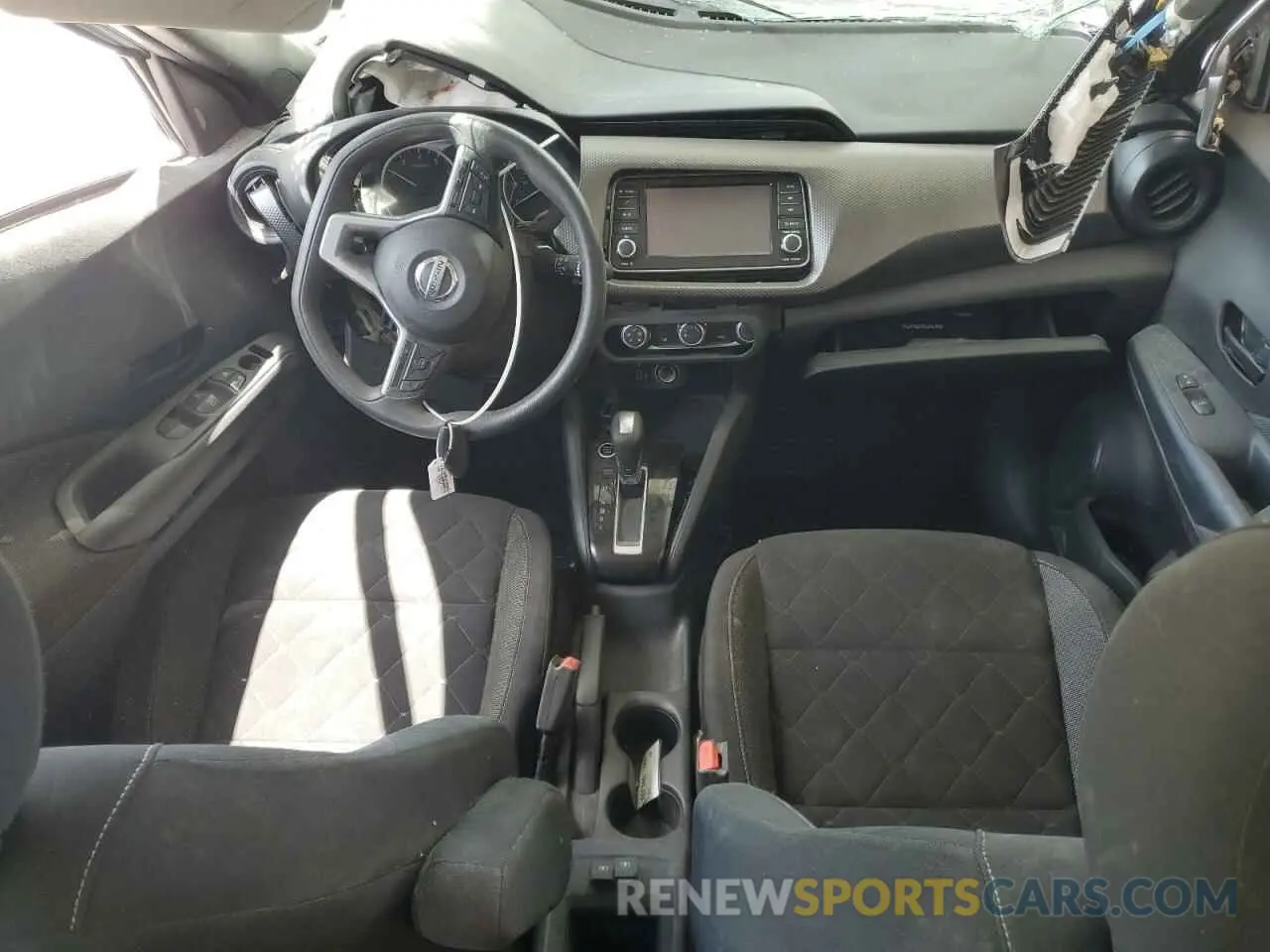 8 Photograph of a damaged car 3N1CP5BV3LL546154 NISSAN KICKS 2020