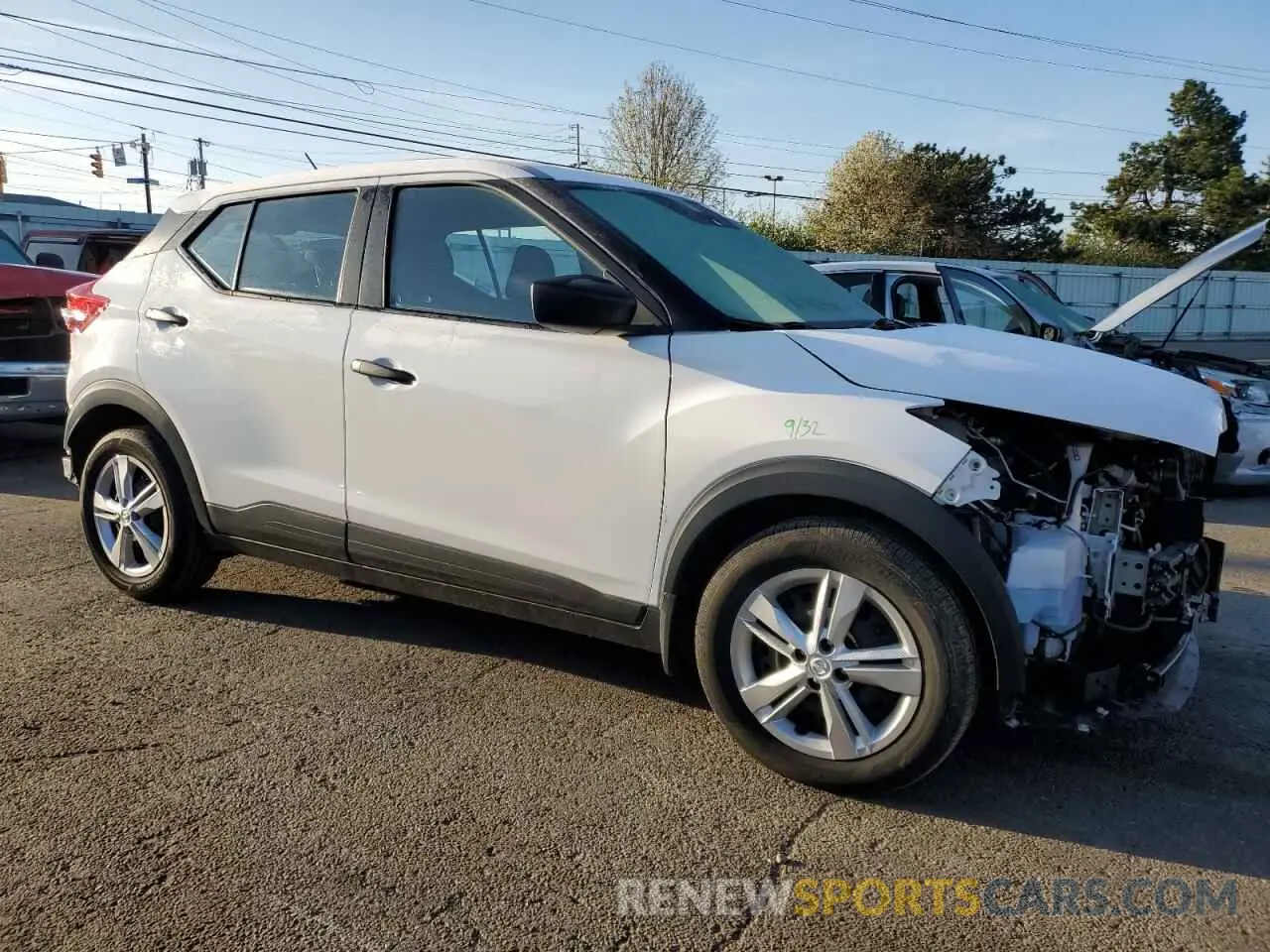4 Photograph of a damaged car 3N1CP5BV3LL552469 NISSAN KICKS 2020