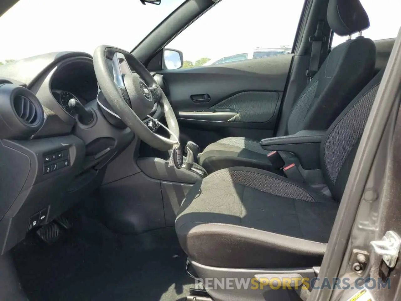 7 Photograph of a damaged car 3N1CP5BV3LL557607 NISSAN KICKS 2020