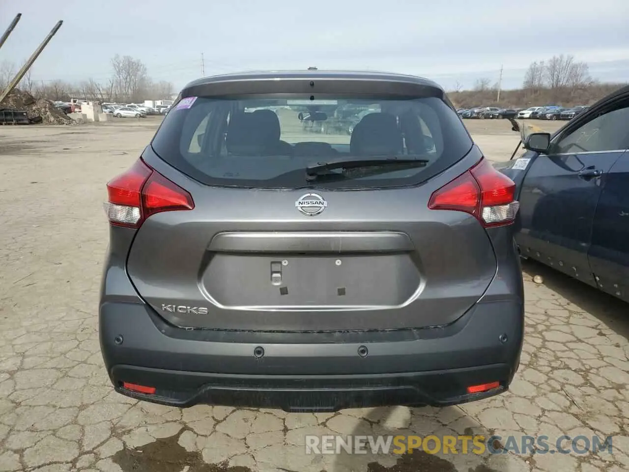 6 Photograph of a damaged car 3N1CP5BV3LL576075 NISSAN KICKS 2020