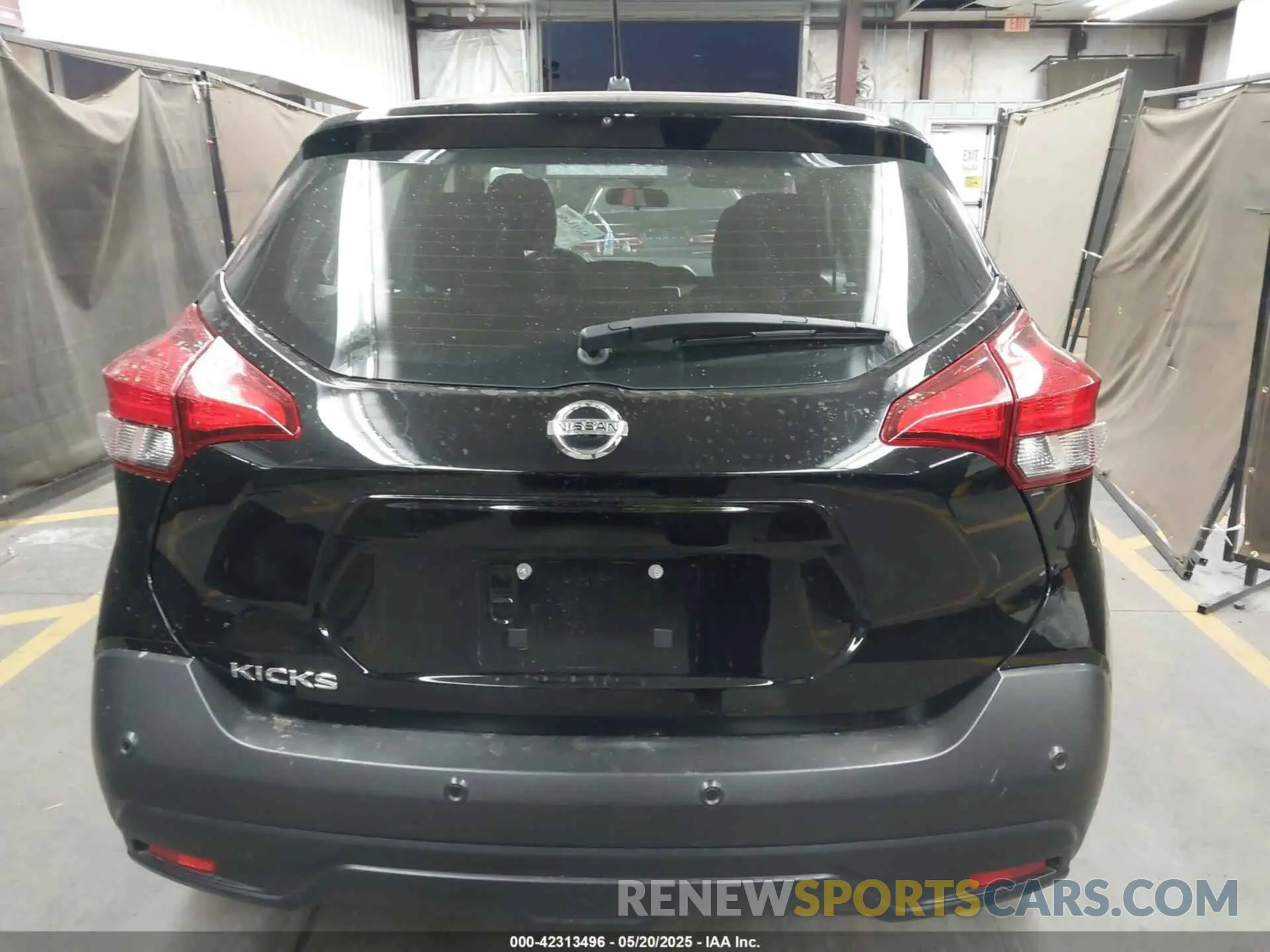 16 Photograph of a damaged car 3N1CP5BV3LL579039 NISSAN KICKS 2020