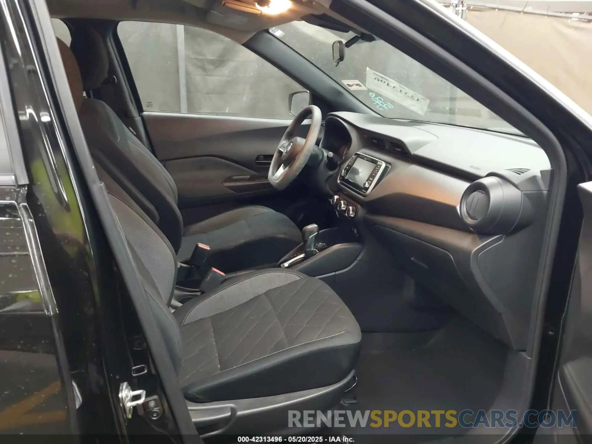 5 Photograph of a damaged car 3N1CP5BV3LL579039 NISSAN KICKS 2020