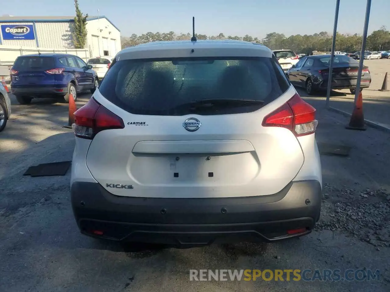 6 Photograph of a damaged car 3N1CP5BV4LL492489 NISSAN KICKS 2020