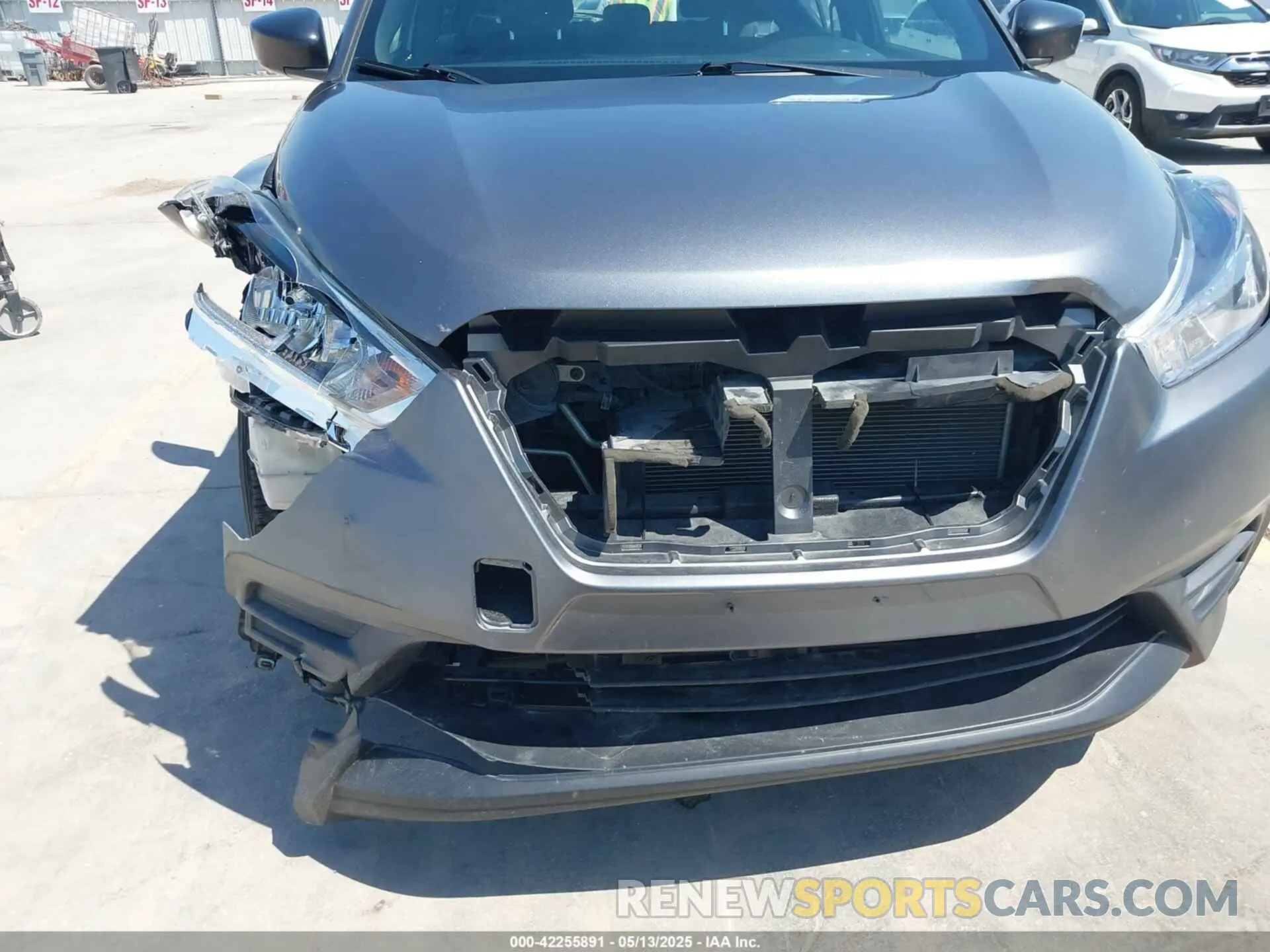 18 Photograph of a damaged car 3N1CP5BV4LL512403 NISSAN KICKS 2020