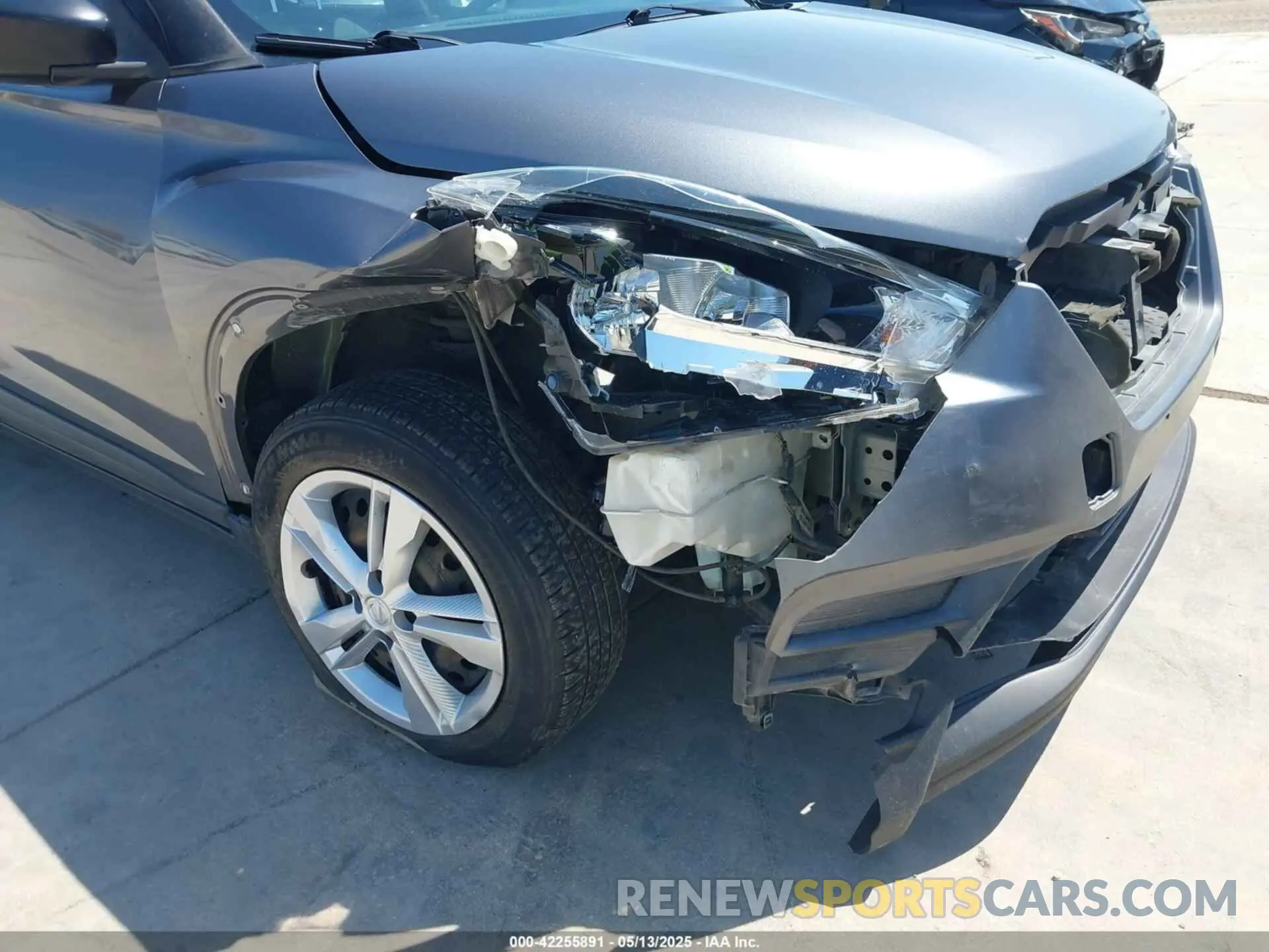 6 Photograph of a damaged car 3N1CP5BV4LL512403 NISSAN KICKS 2020