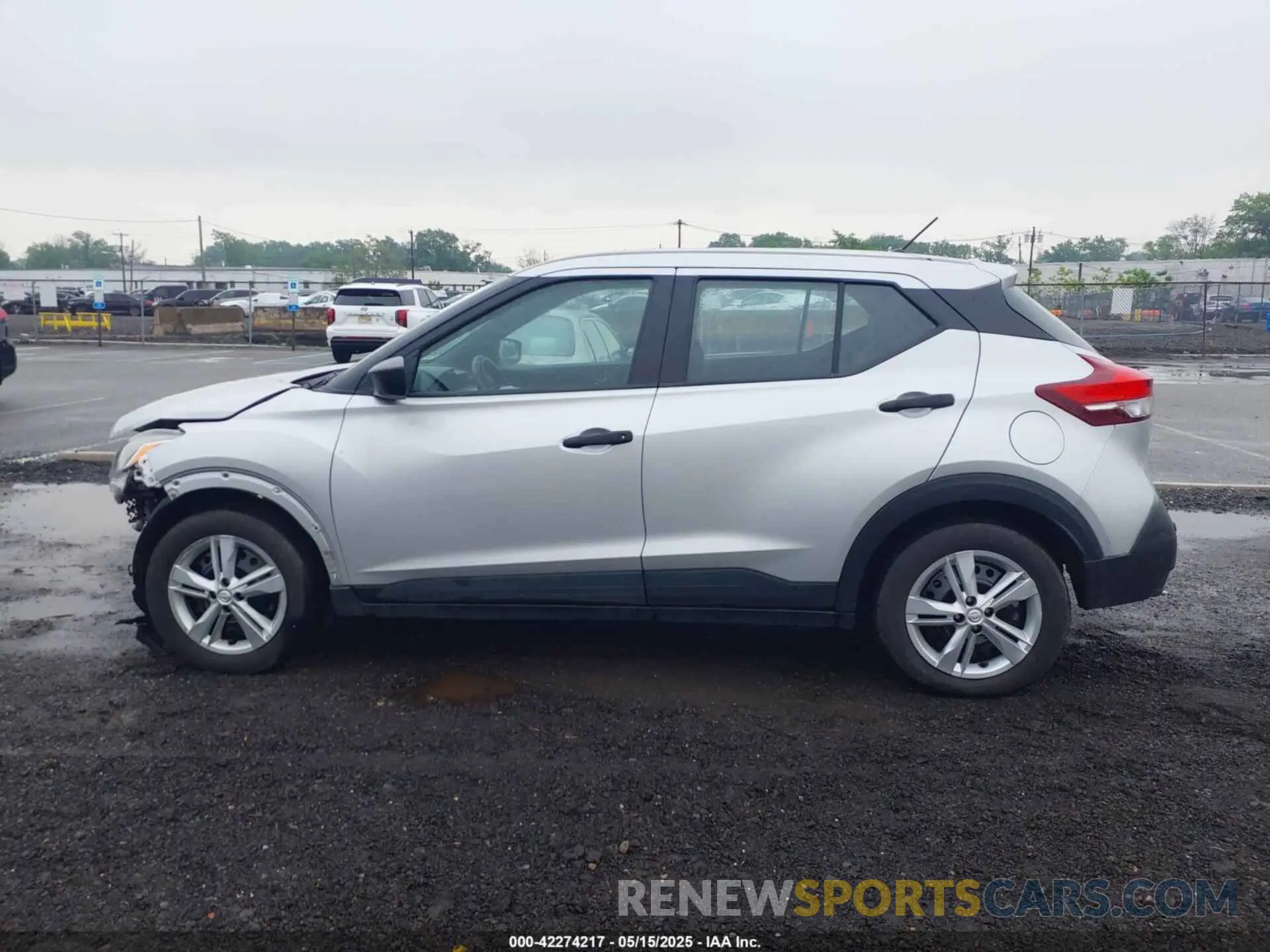 14 Photograph of a damaged car 3N1CP5BV4LL539665 NISSAN KICKS 2020