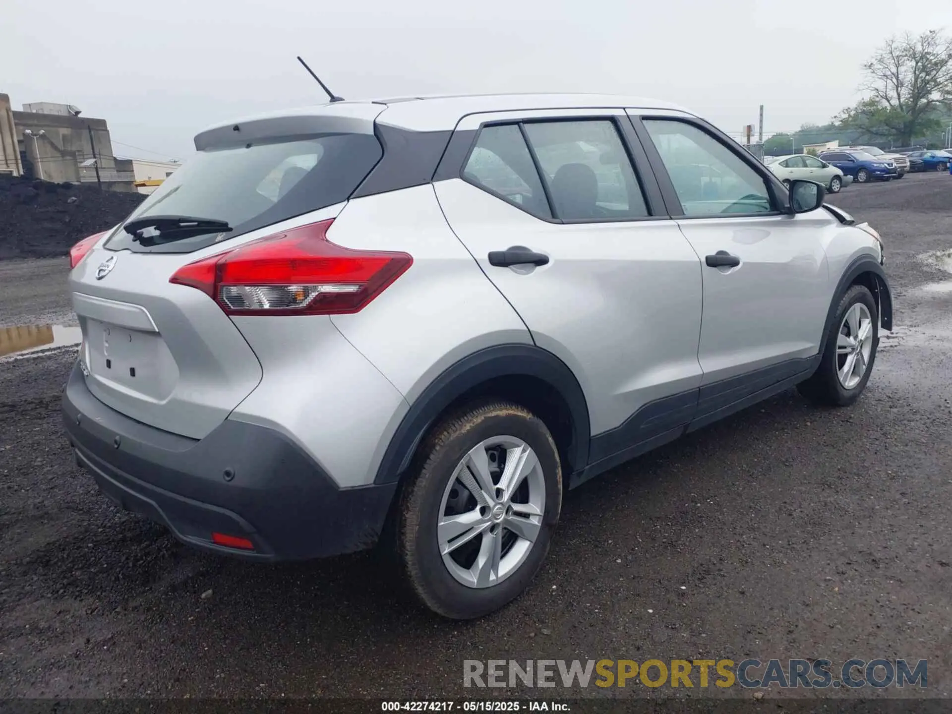 4 Photograph of a damaged car 3N1CP5BV4LL539665 NISSAN KICKS 2020