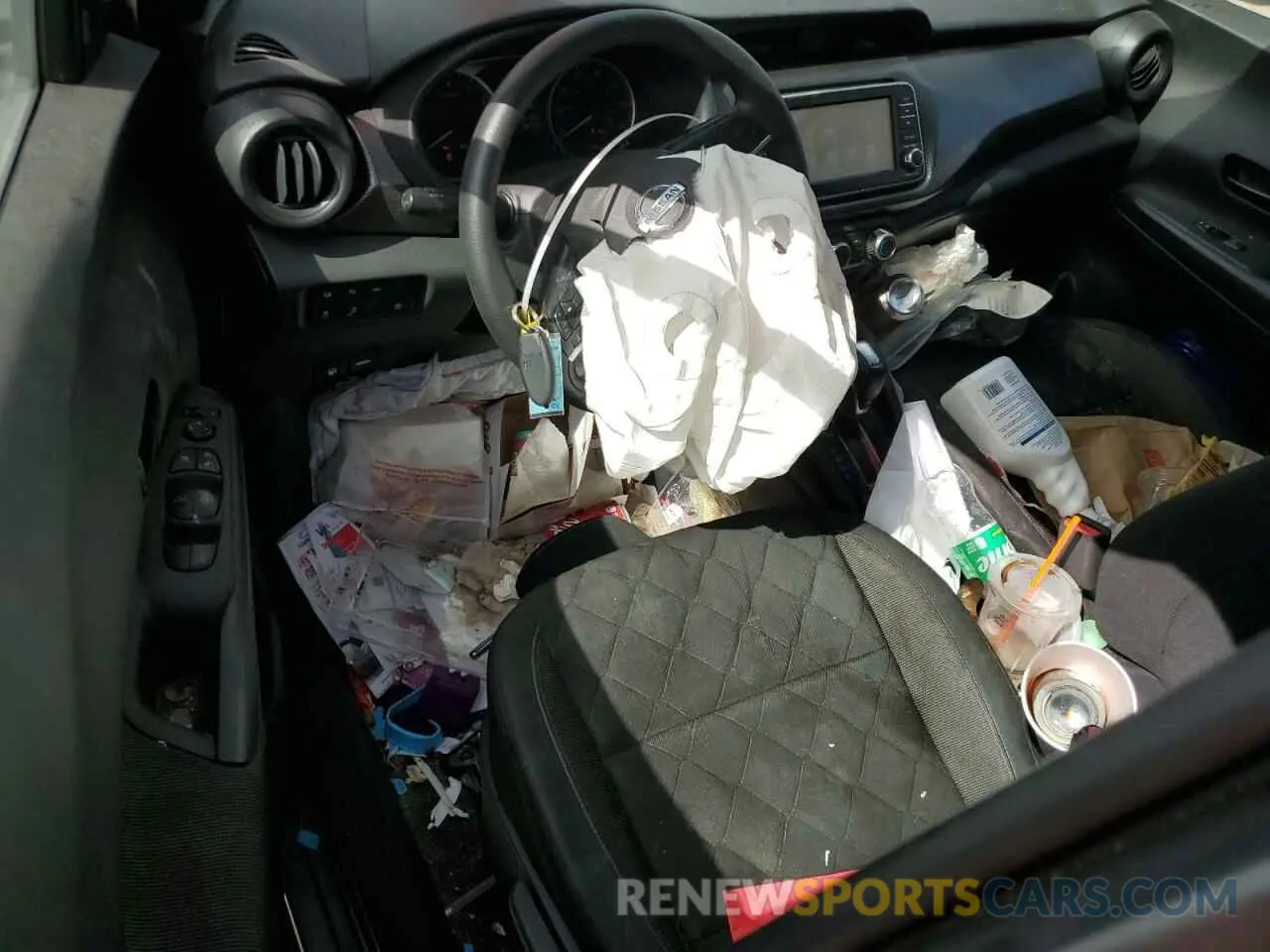 8 Photograph of a damaged car 3N1CP5BV4LL541982 NISSAN KICKS 2020