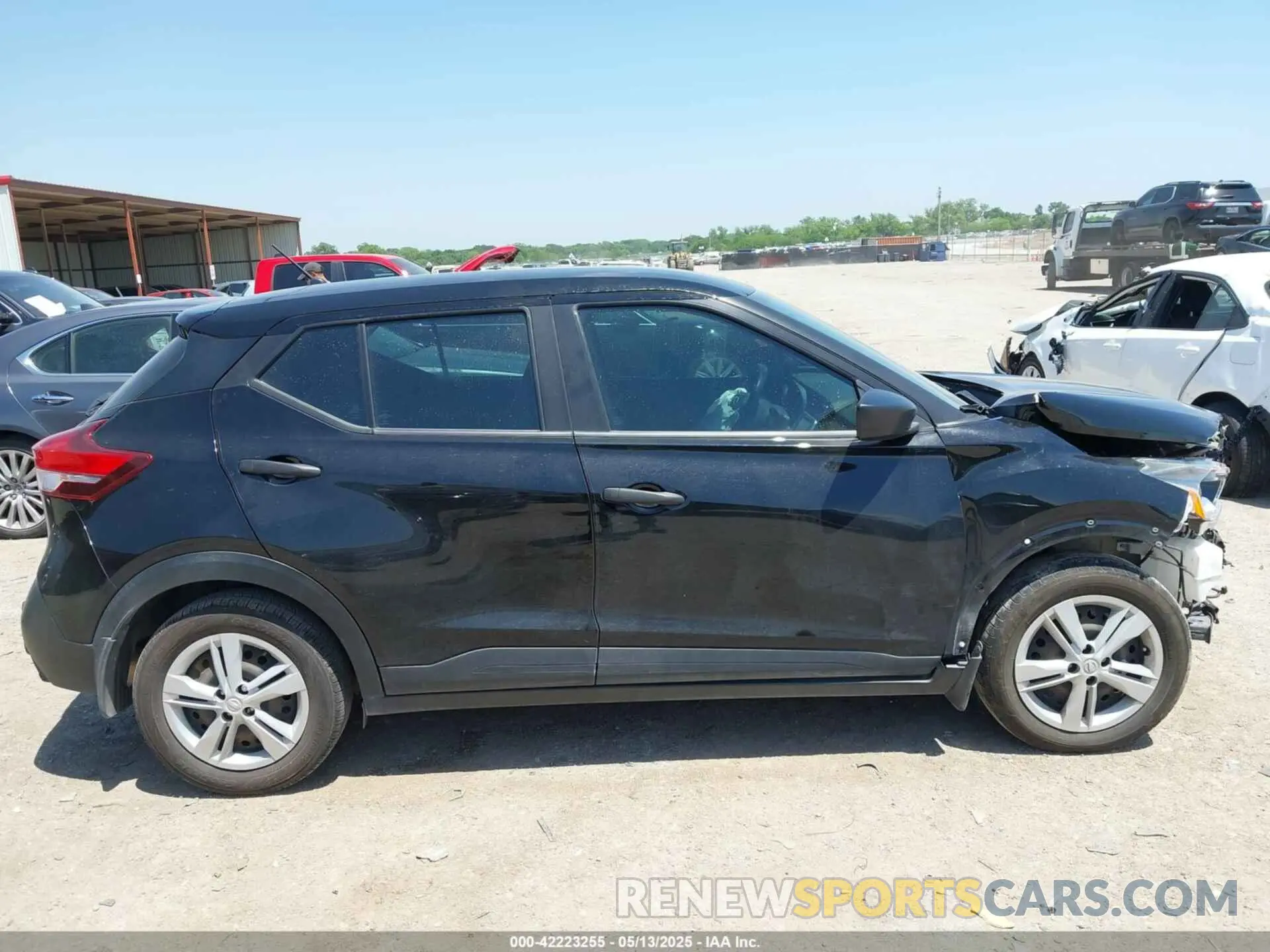 13 Photograph of a damaged car 3N1CP5BV4LL563674 NISSAN KICKS 2020