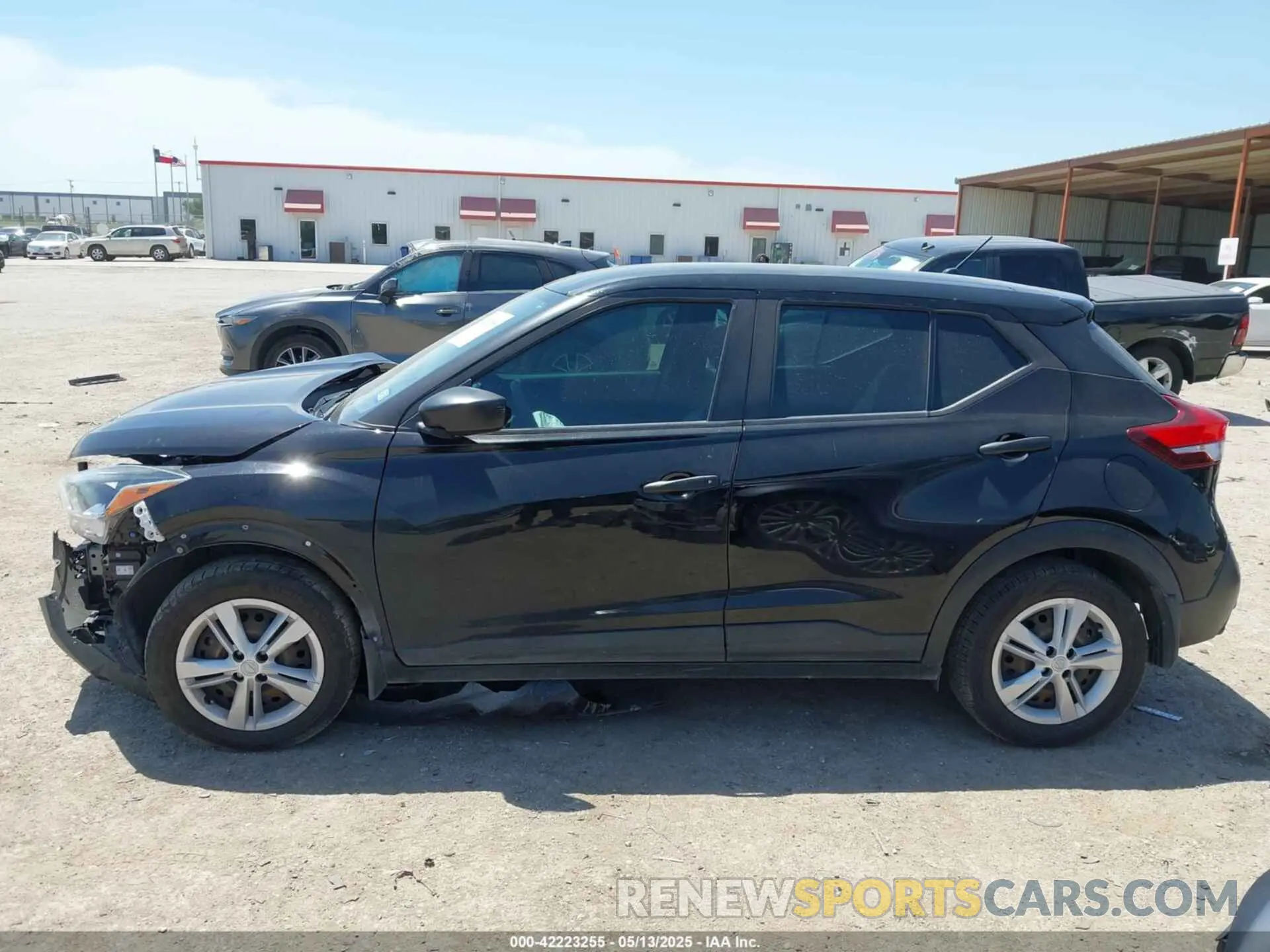 14 Photograph of a damaged car 3N1CP5BV4LL563674 NISSAN KICKS 2020