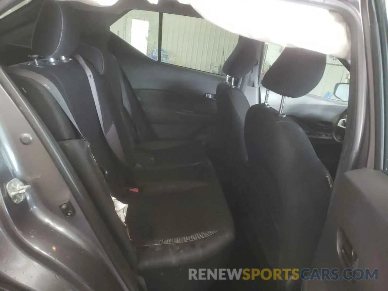 11 Photograph of a damaged car 3N1CP5BV5LL486264 NISSAN KICKS 2020