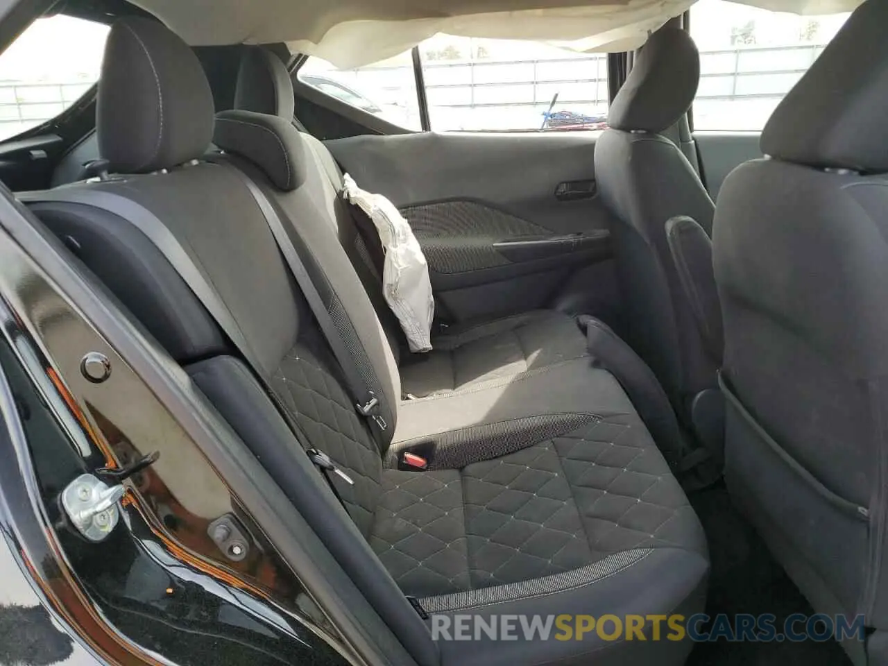 11 Photograph of a damaged car 3N1CP5BV5LL489505 NISSAN KICKS 2020