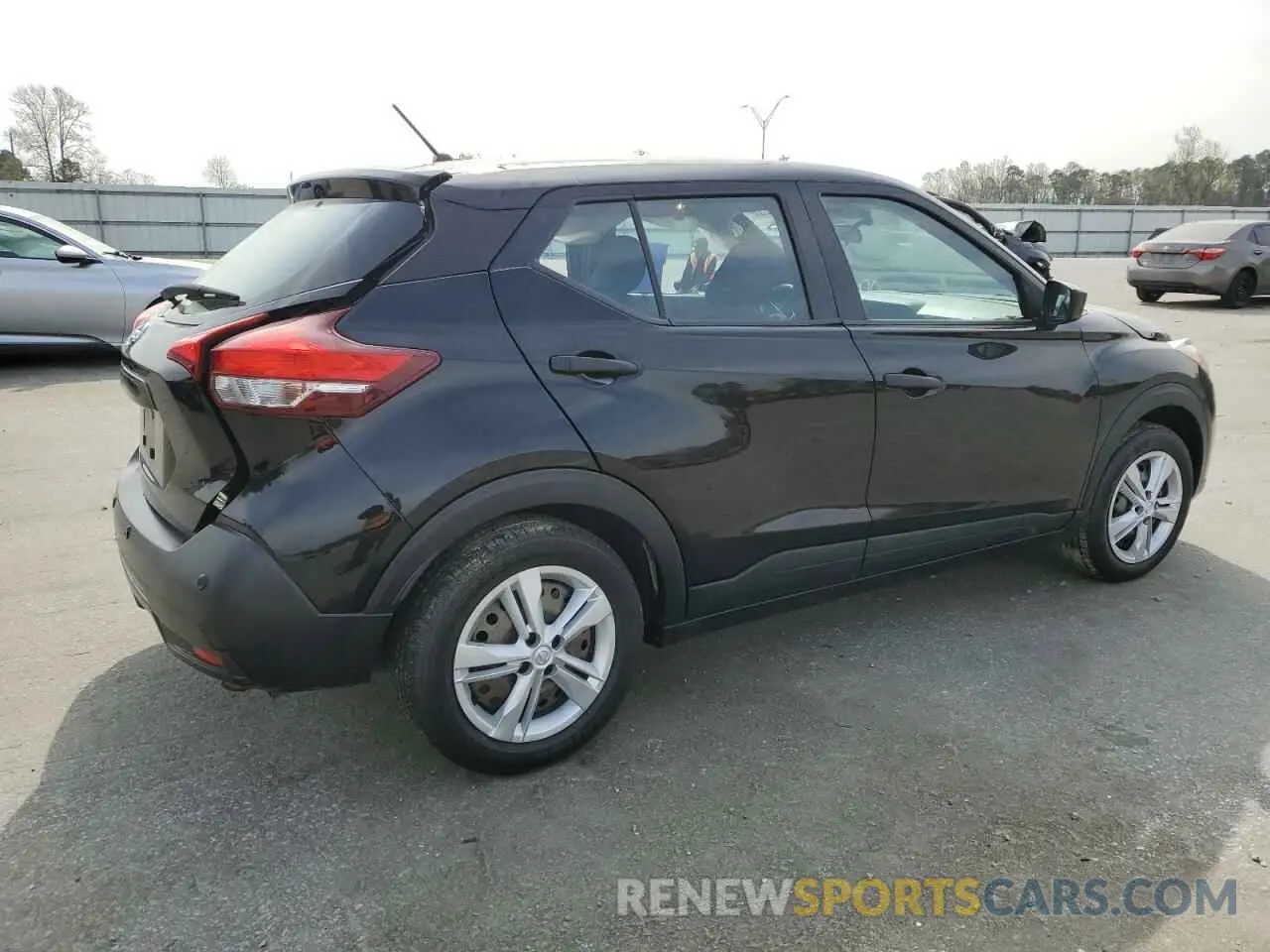 3 Photograph of a damaged car 3N1CP5BV5LL489505 NISSAN KICKS 2020
