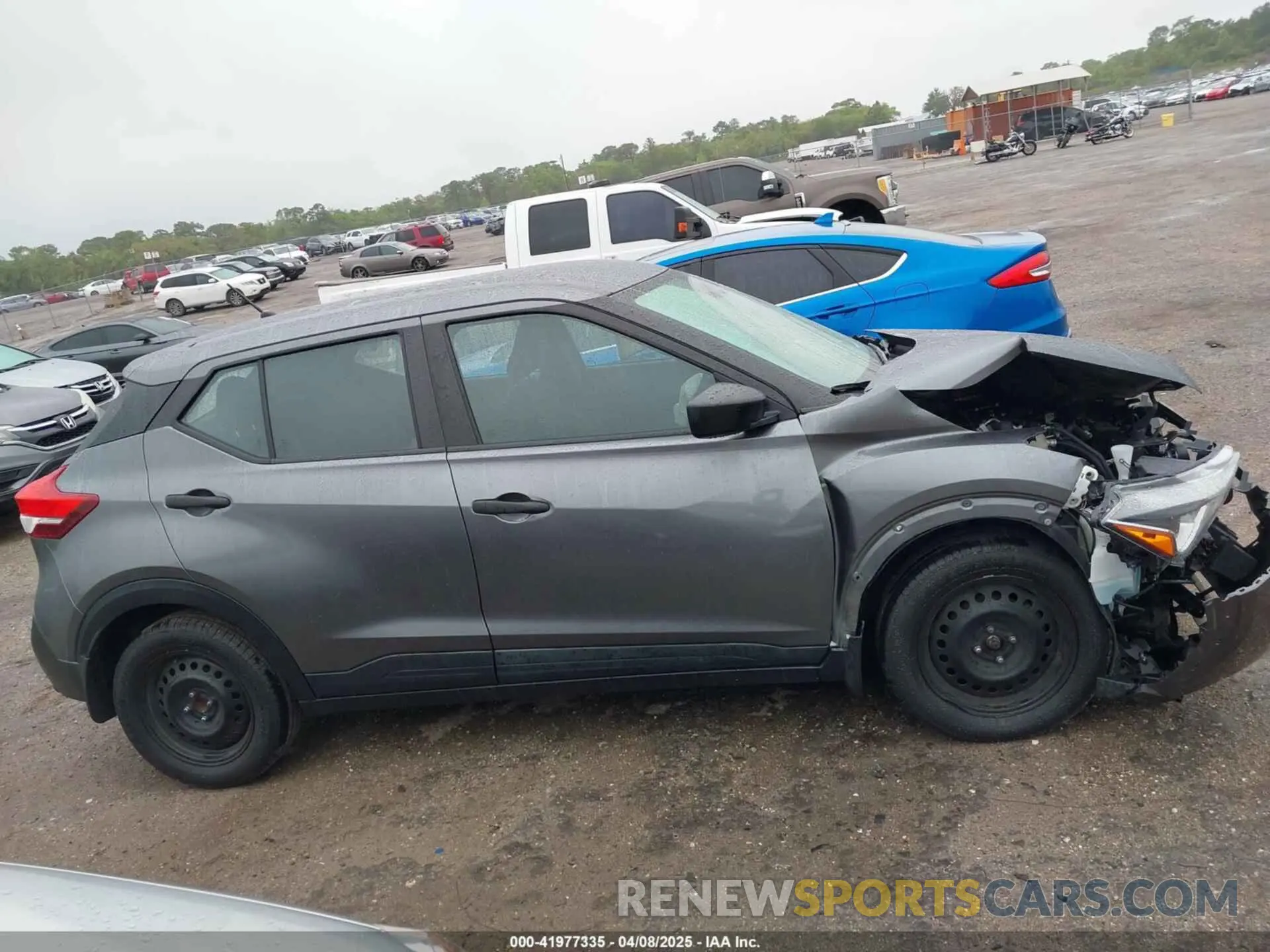 13 Photograph of a damaged car 3N1CP5BV5LL495563 NISSAN KICKS 2020