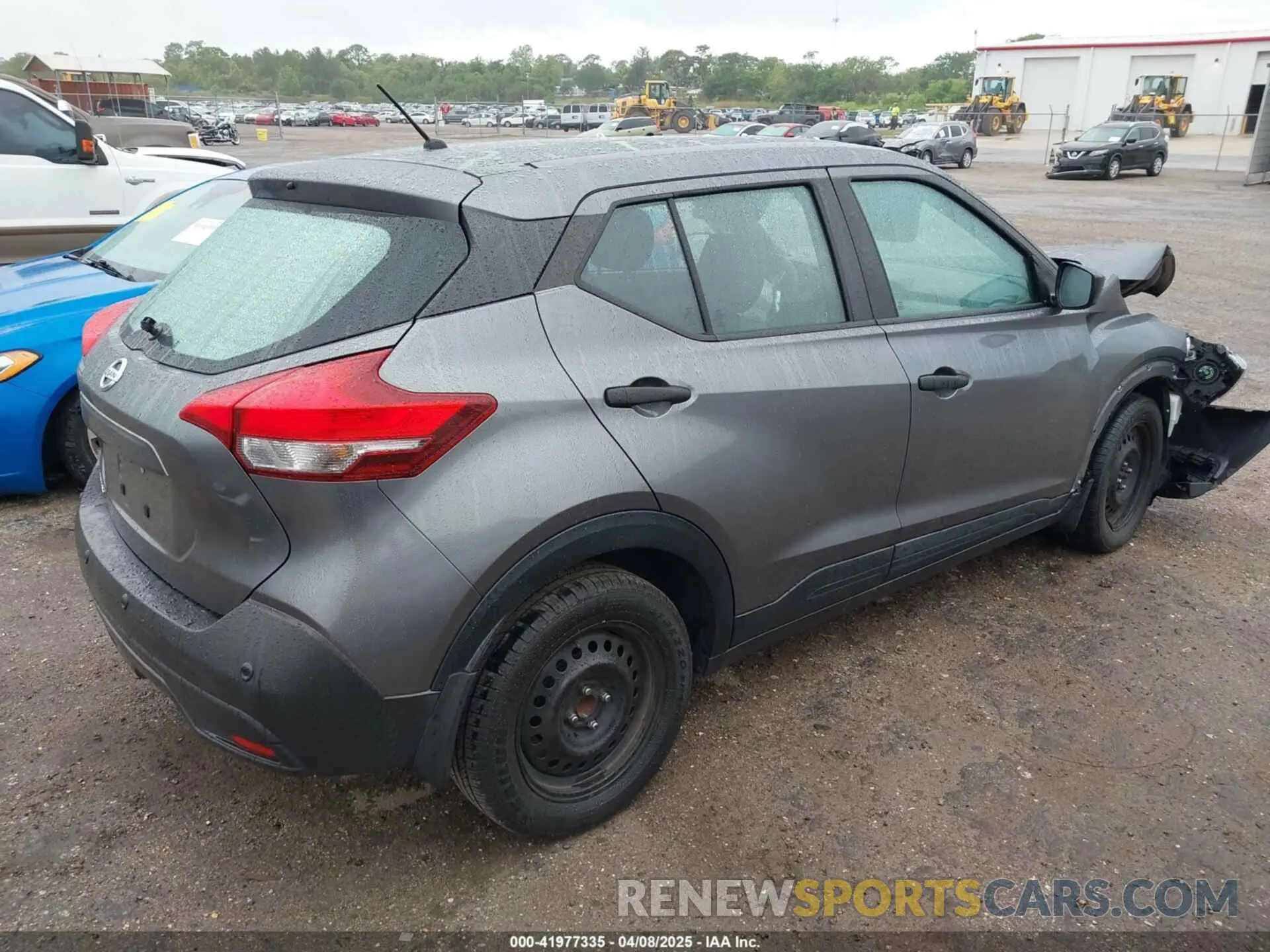 4 Photograph of a damaged car 3N1CP5BV5LL495563 NISSAN KICKS 2020