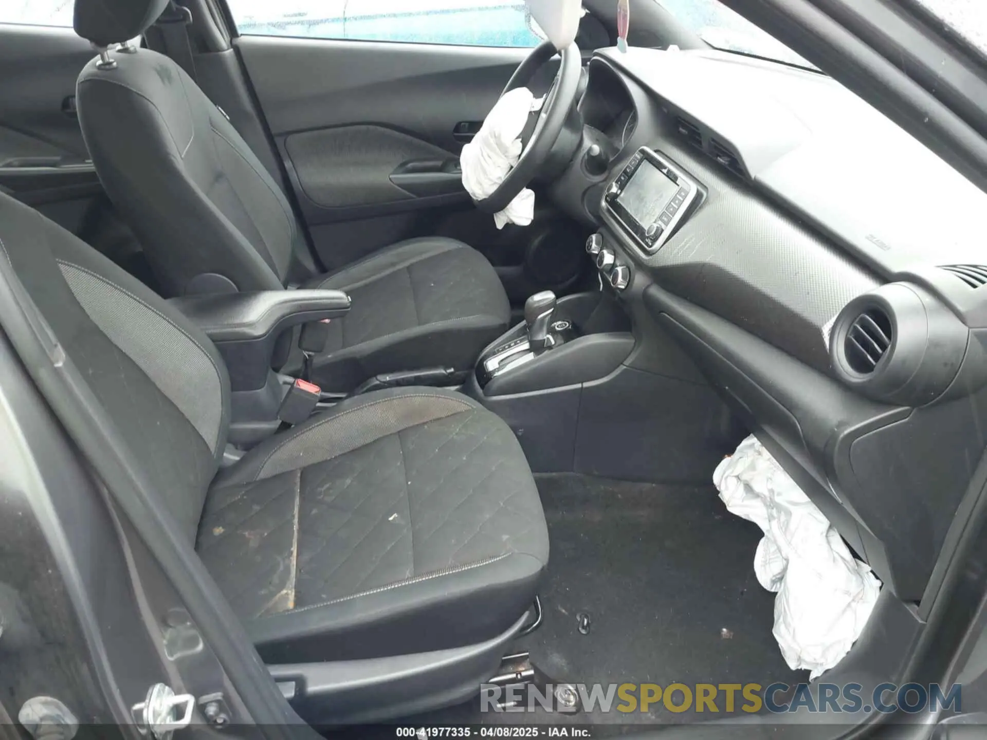 5 Photograph of a damaged car 3N1CP5BV5LL495563 NISSAN KICKS 2020
