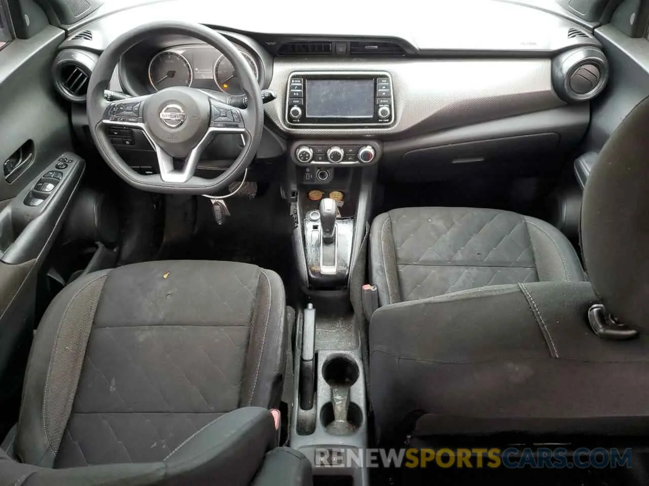 8 Photograph of a damaged car 3N1CP5BV5LL504987 NISSAN KICKS 2020