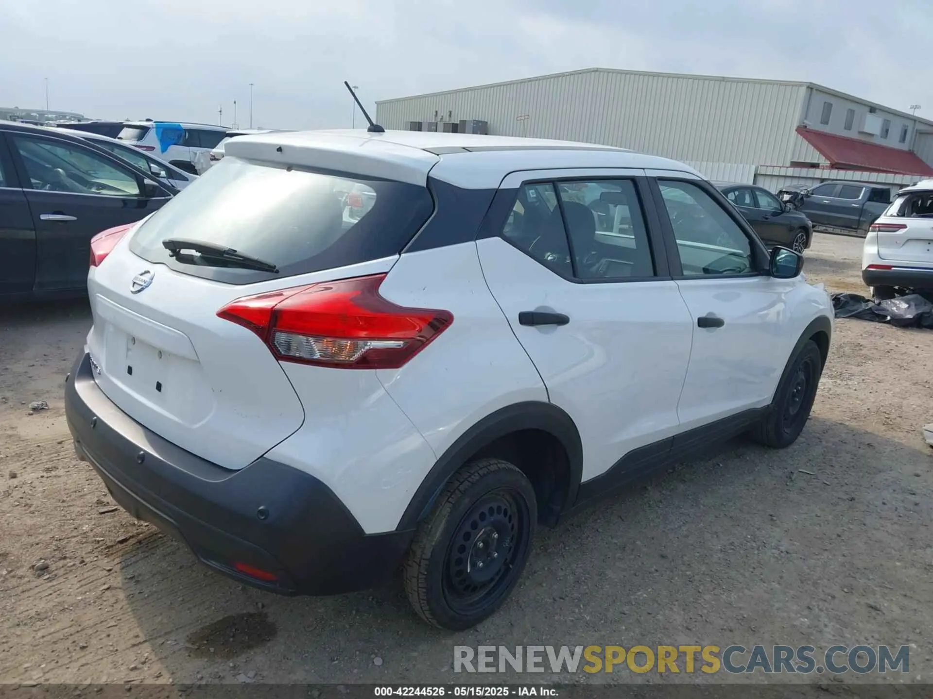 4 Photograph of a damaged car 3N1CP5BV5LL528643 NISSAN KICKS 2020