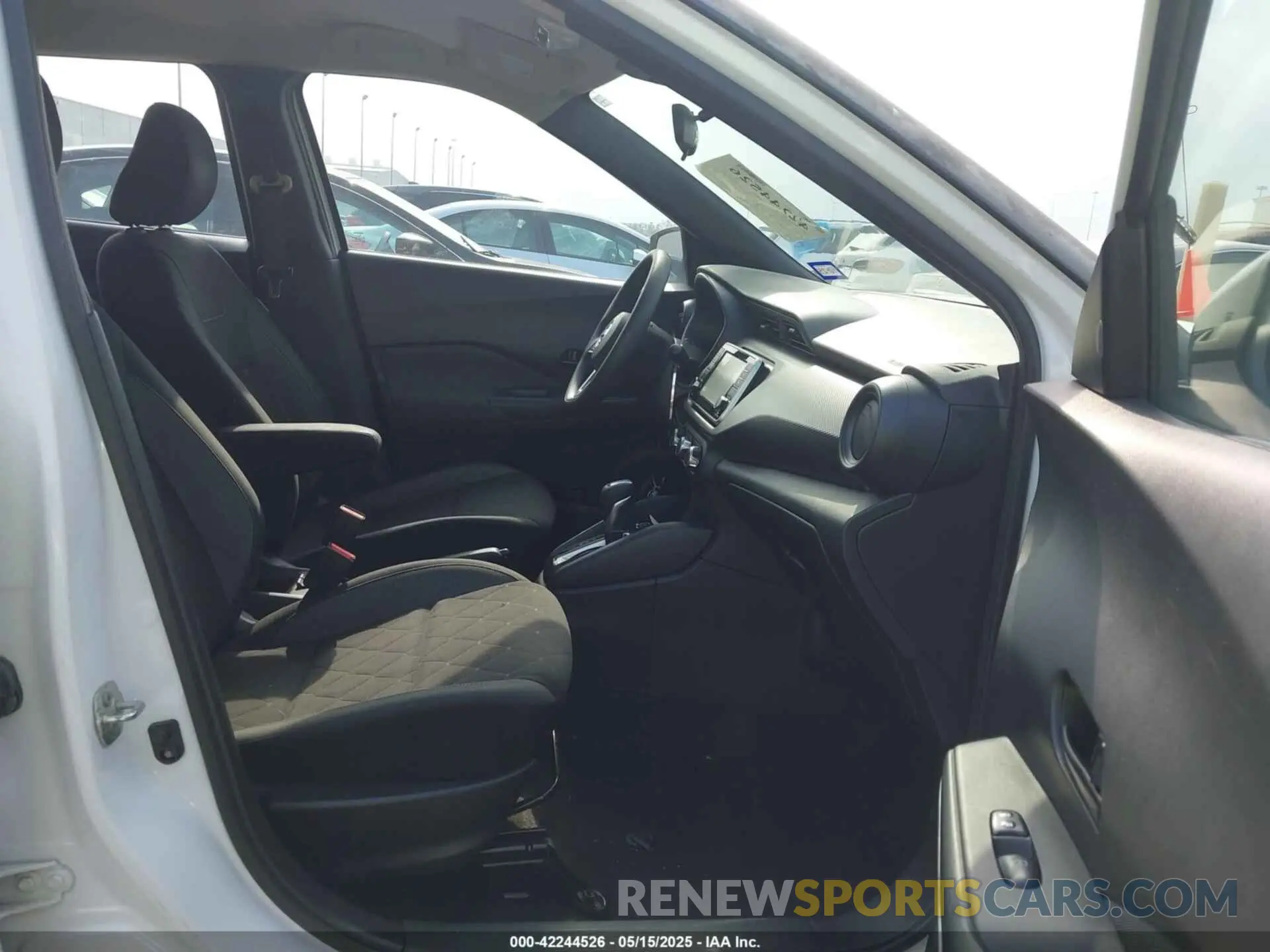 5 Photograph of a damaged car 3N1CP5BV5LL528643 NISSAN KICKS 2020