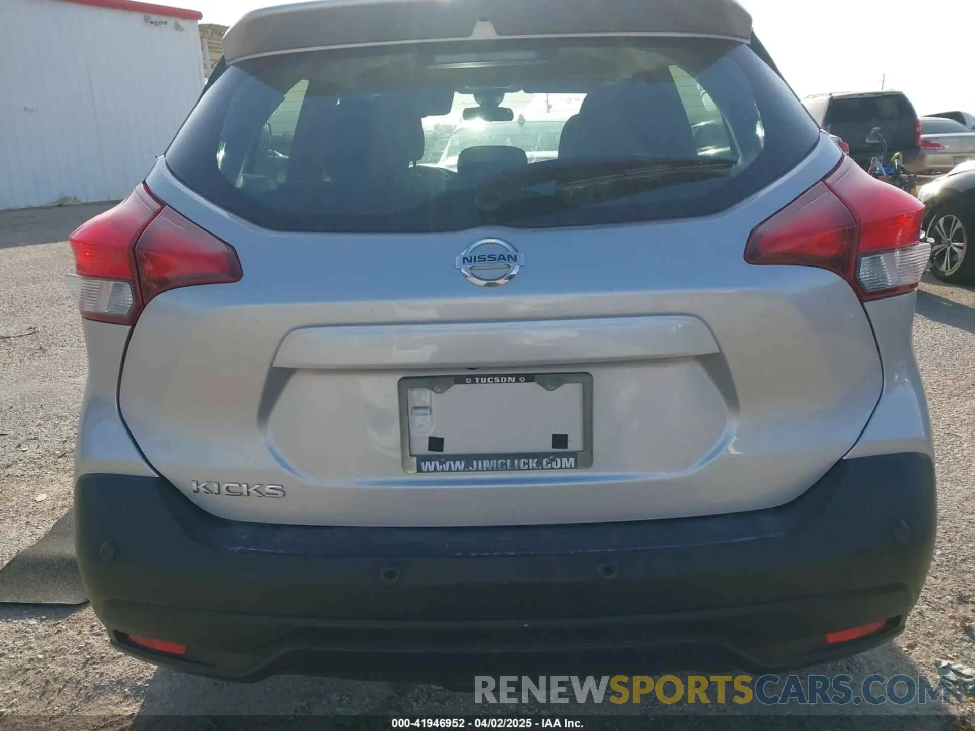 16 Photograph of a damaged car 3N1CP5BV5LL564851 NISSAN KICKS 2020