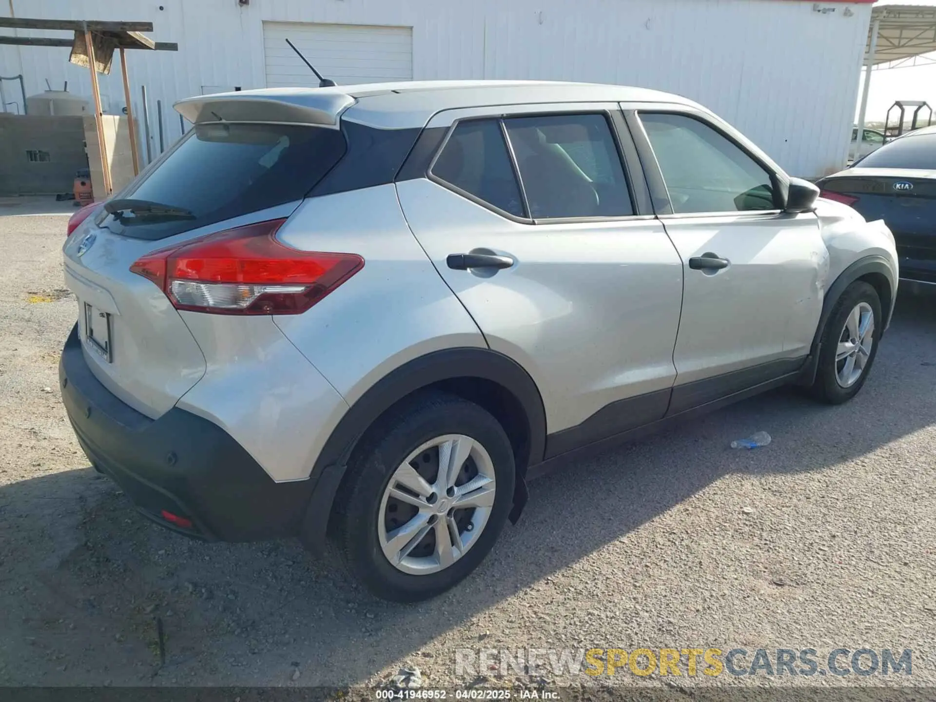 4 Photograph of a damaged car 3N1CP5BV5LL564851 NISSAN KICKS 2020