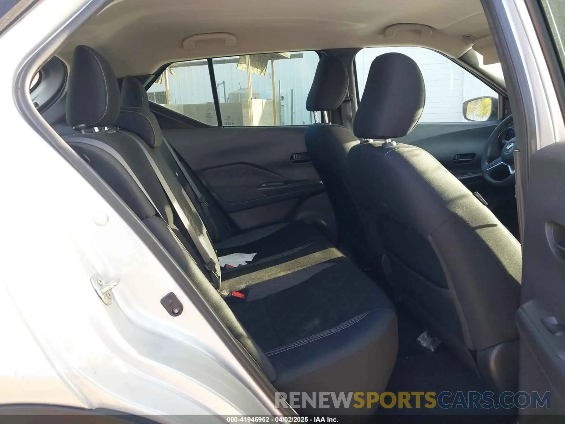 8 Photograph of a damaged car 3N1CP5BV5LL564851 NISSAN KICKS 2020