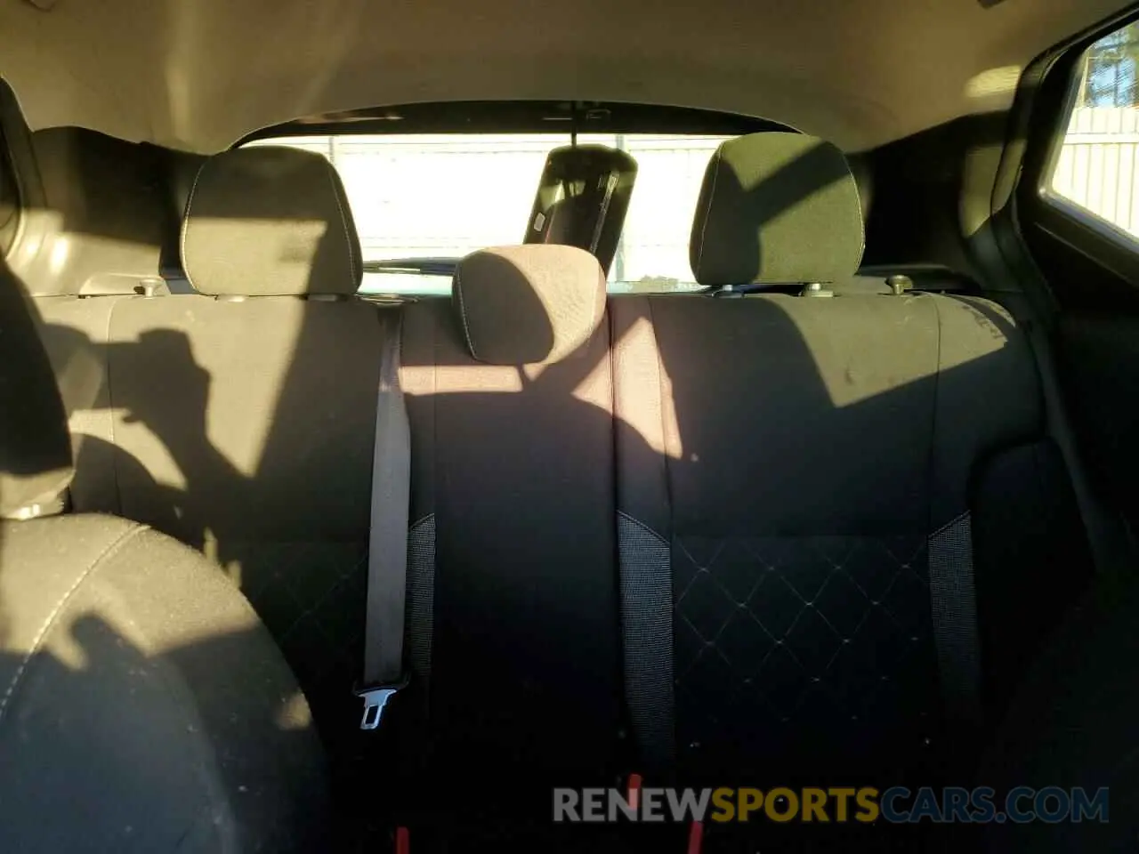 10 Photograph of a damaged car 3N1CP5BV5LL566616 NISSAN KICKS 2020